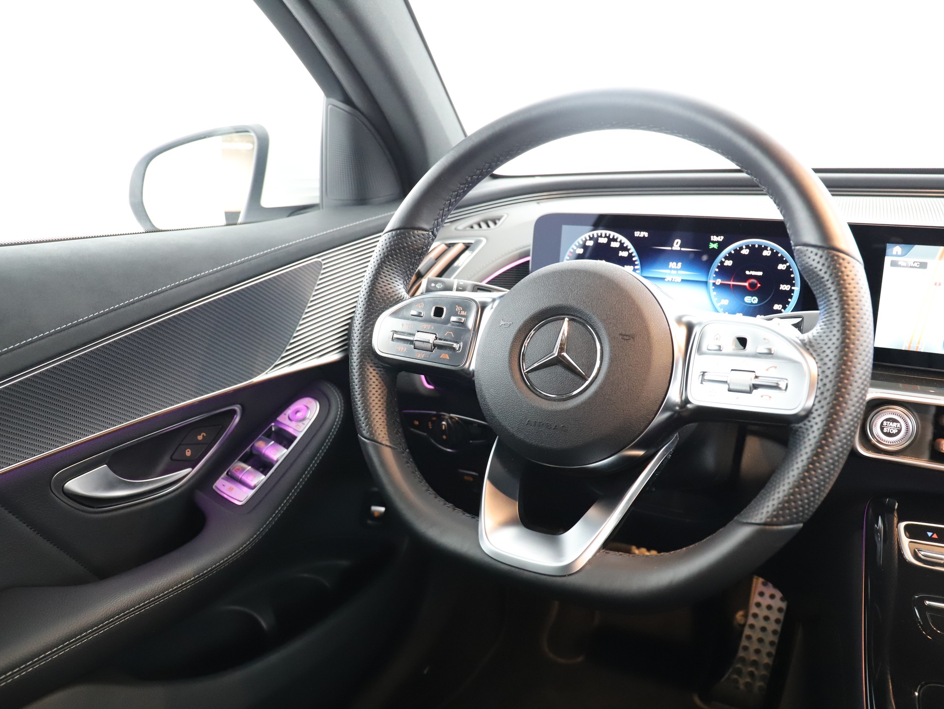 MERCEDES-BENZ EQC 400 AMG Line 4Matic-image-12