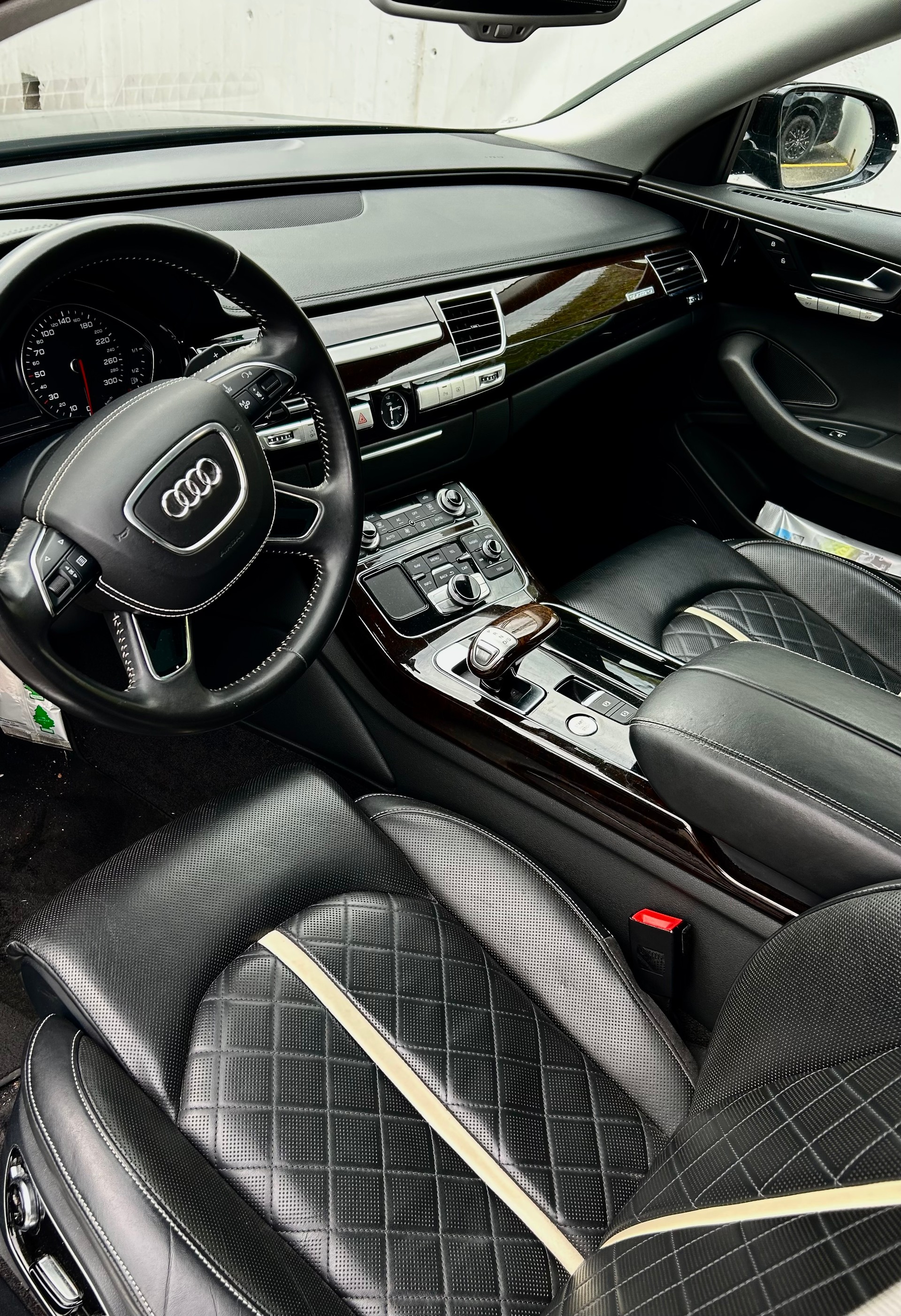 AUDI A8 3.0 TDI quattro tiptronic-image-5