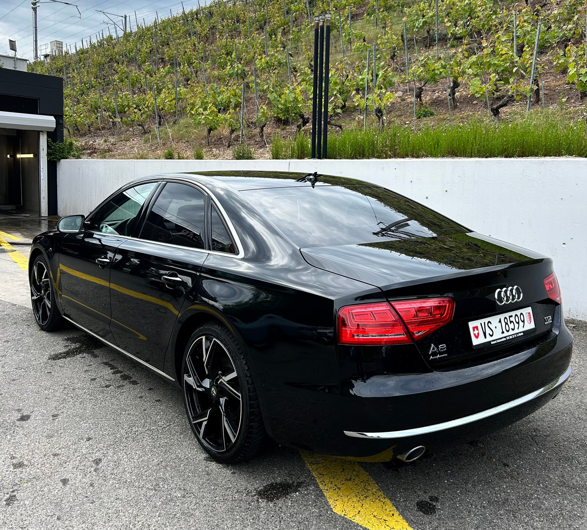 AUDI A8 3.0 TDI quattro tiptronic-image-3