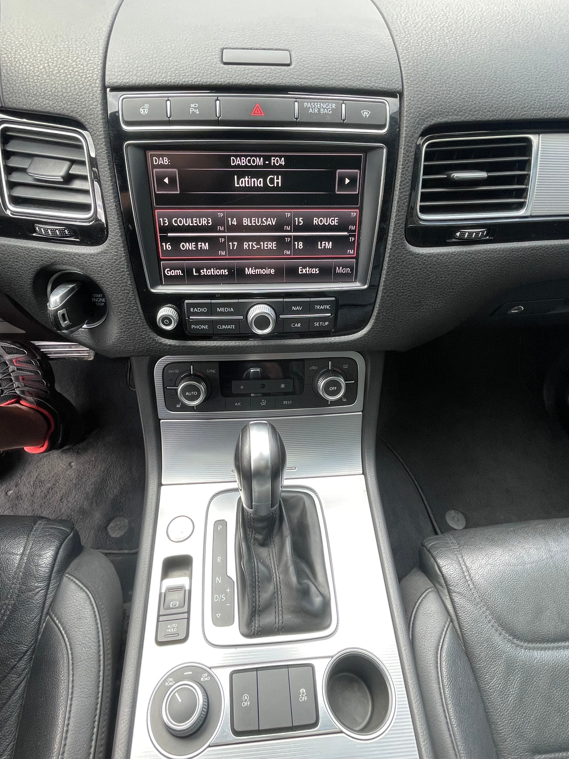 VW Touareg 3.0 TDI BlueMotion Tiptronic R-Line-image-13