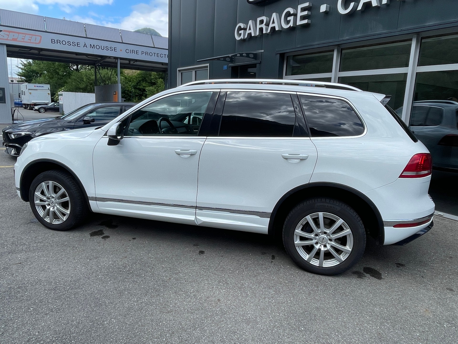 VW Touareg 3.0 TDI BlueMotion Tiptronic R-Line-showroom-element-2