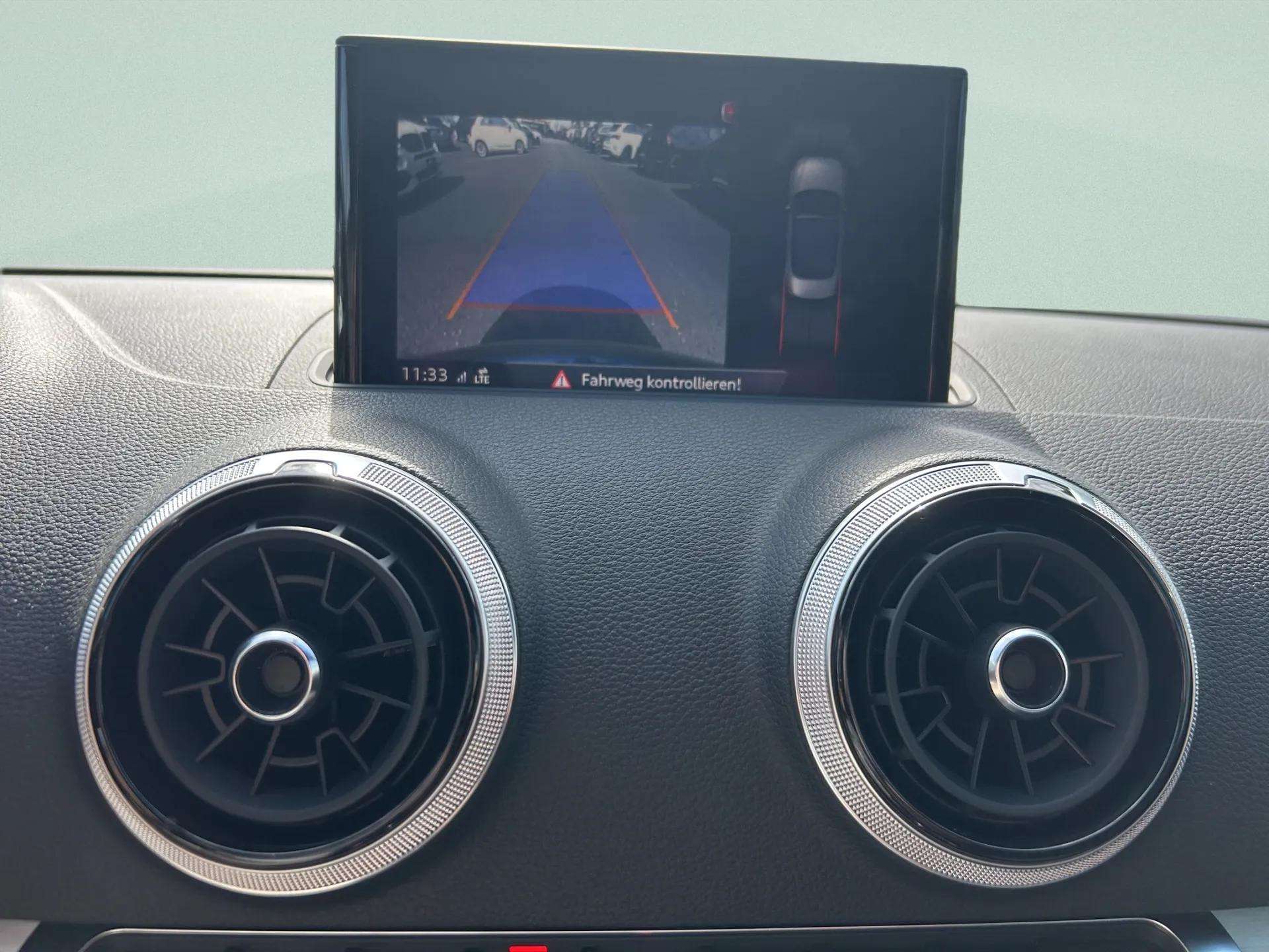 AUDI S3 Cabriolet 2.0 TFSI quattro S-tronic-image-15