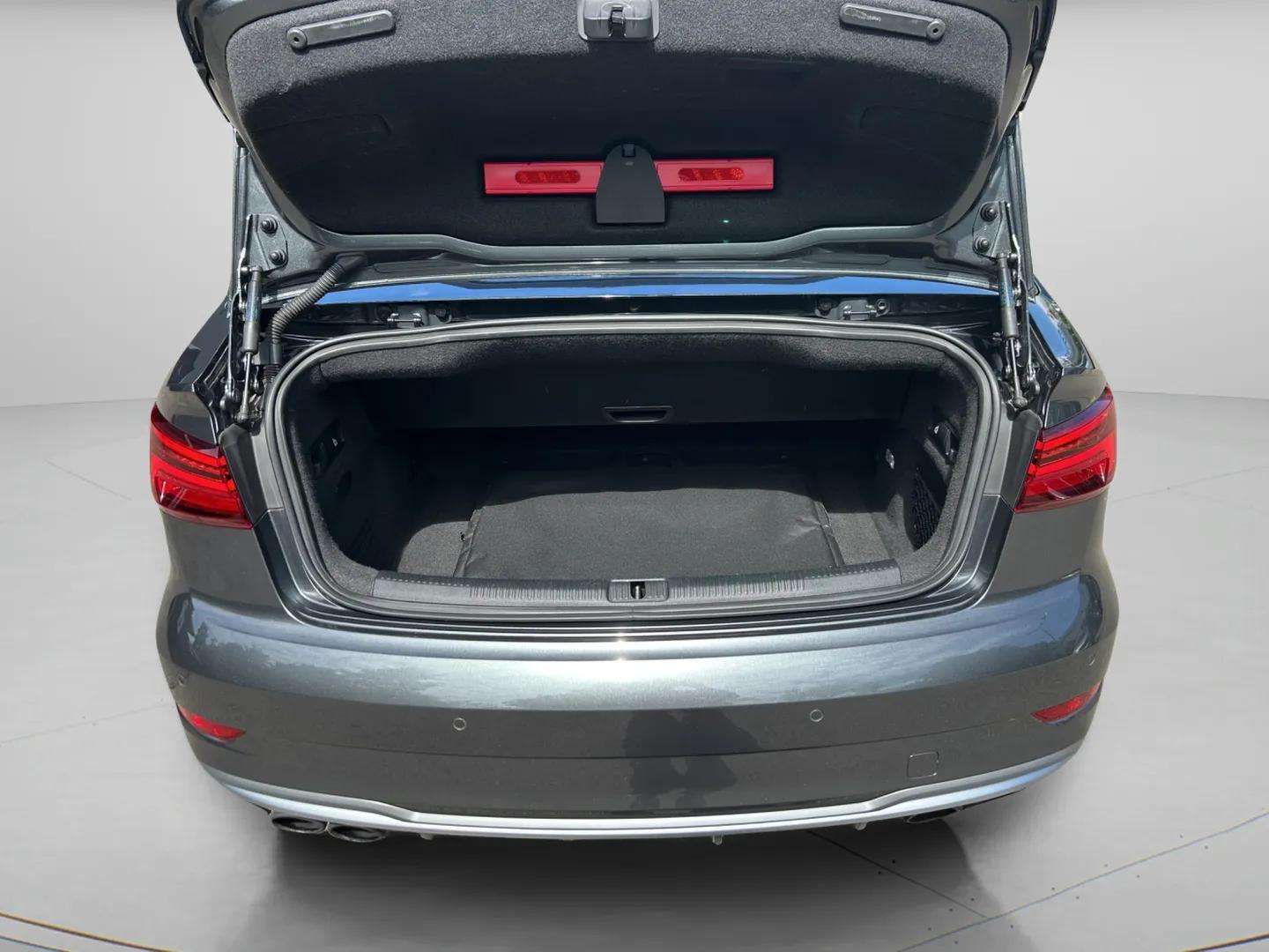 AUDI S3 Cabriolet 2.0 TFSI quattro S-tronic-image-9