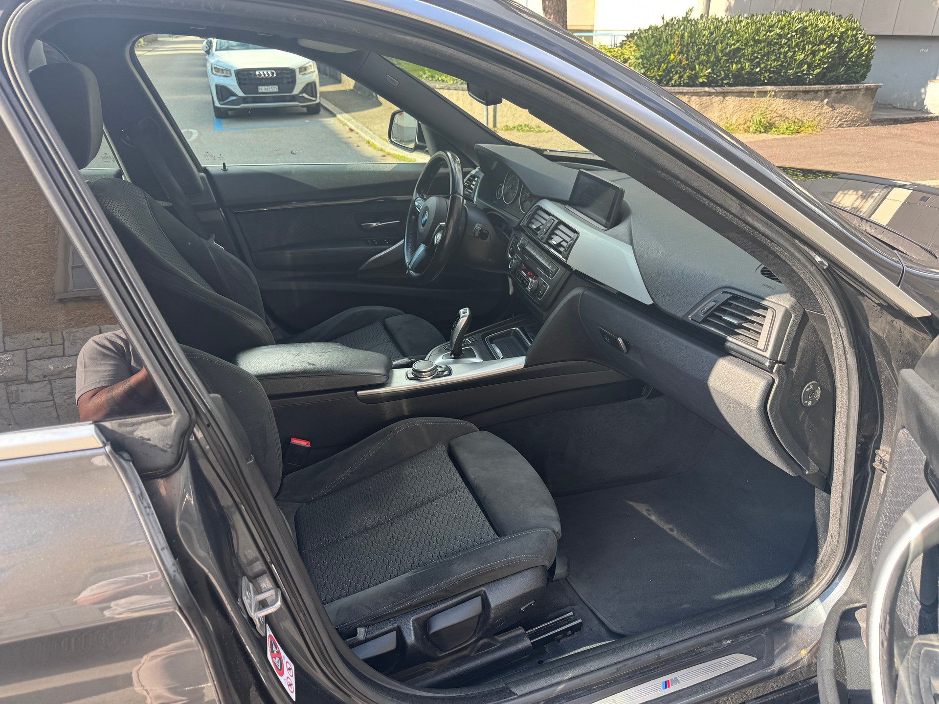BMW 320i GT xDrive Sport Line Steptronic-image-10