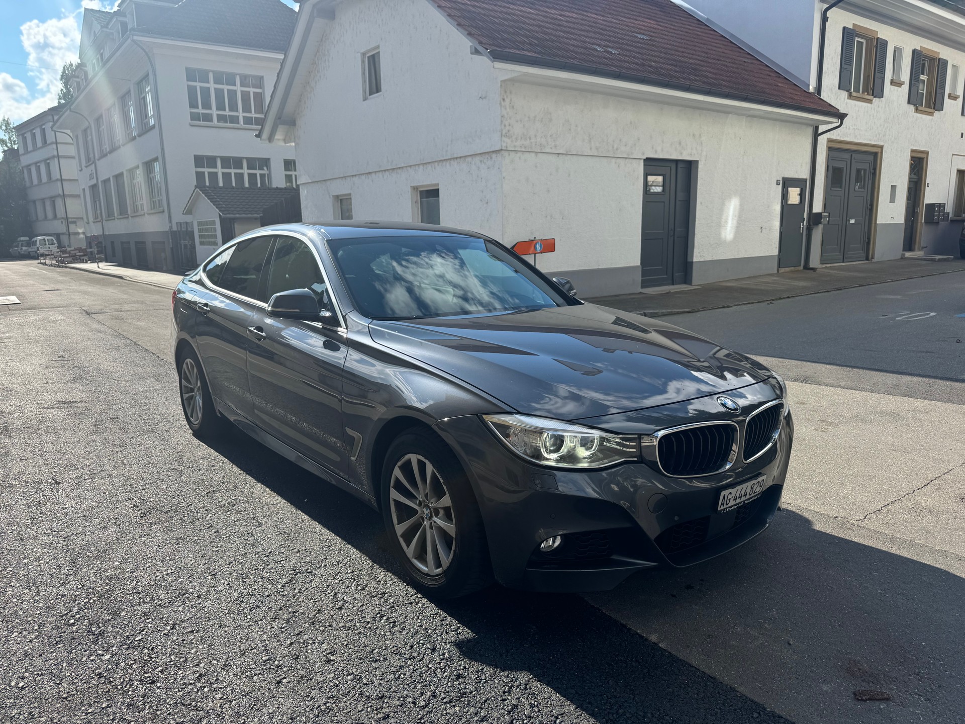 BMW 320i GT xDrive Sport Line Steptronic-image-2