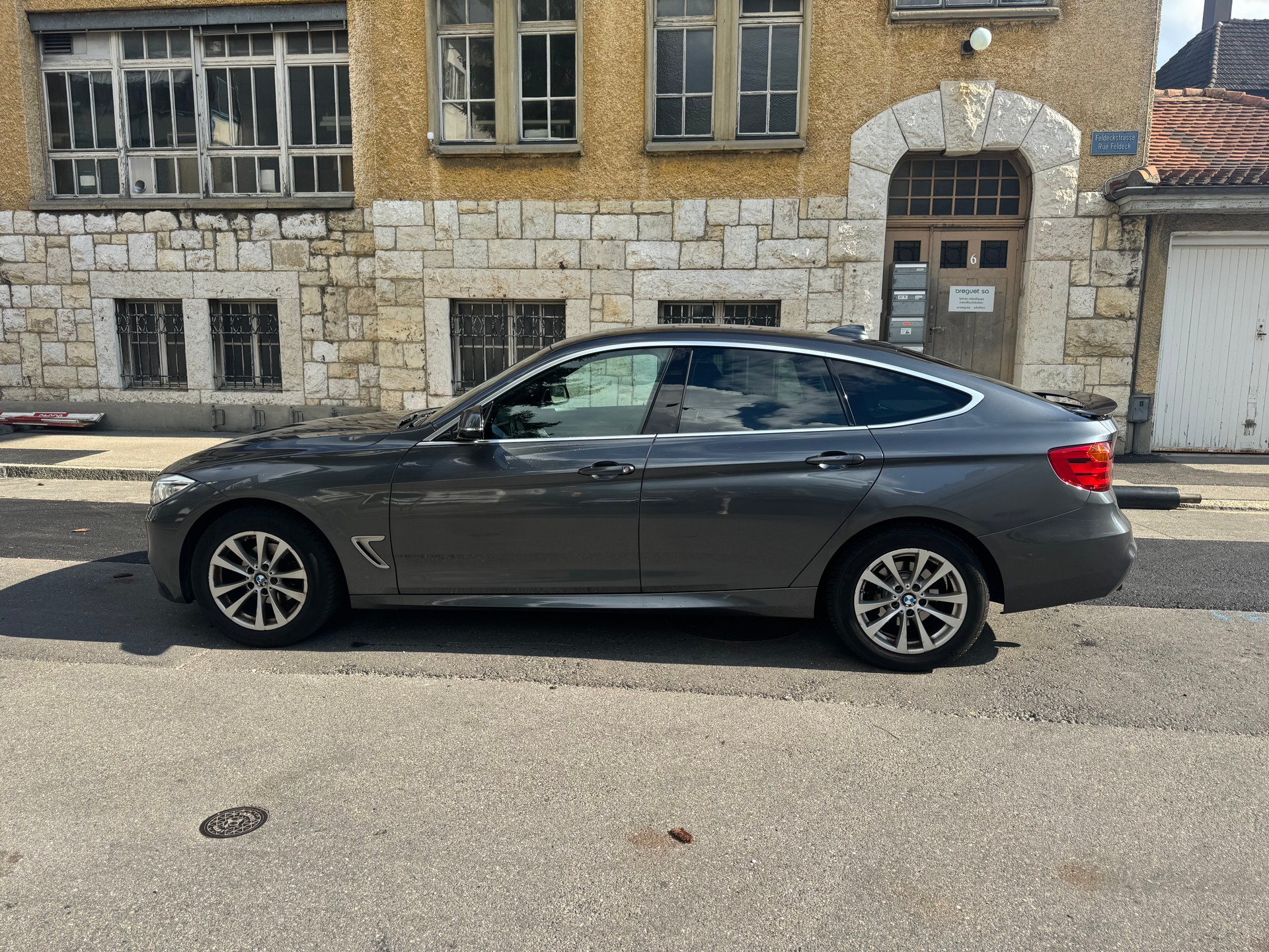 BMW 320i GT xDrive Sport Line Steptronic-image-7
