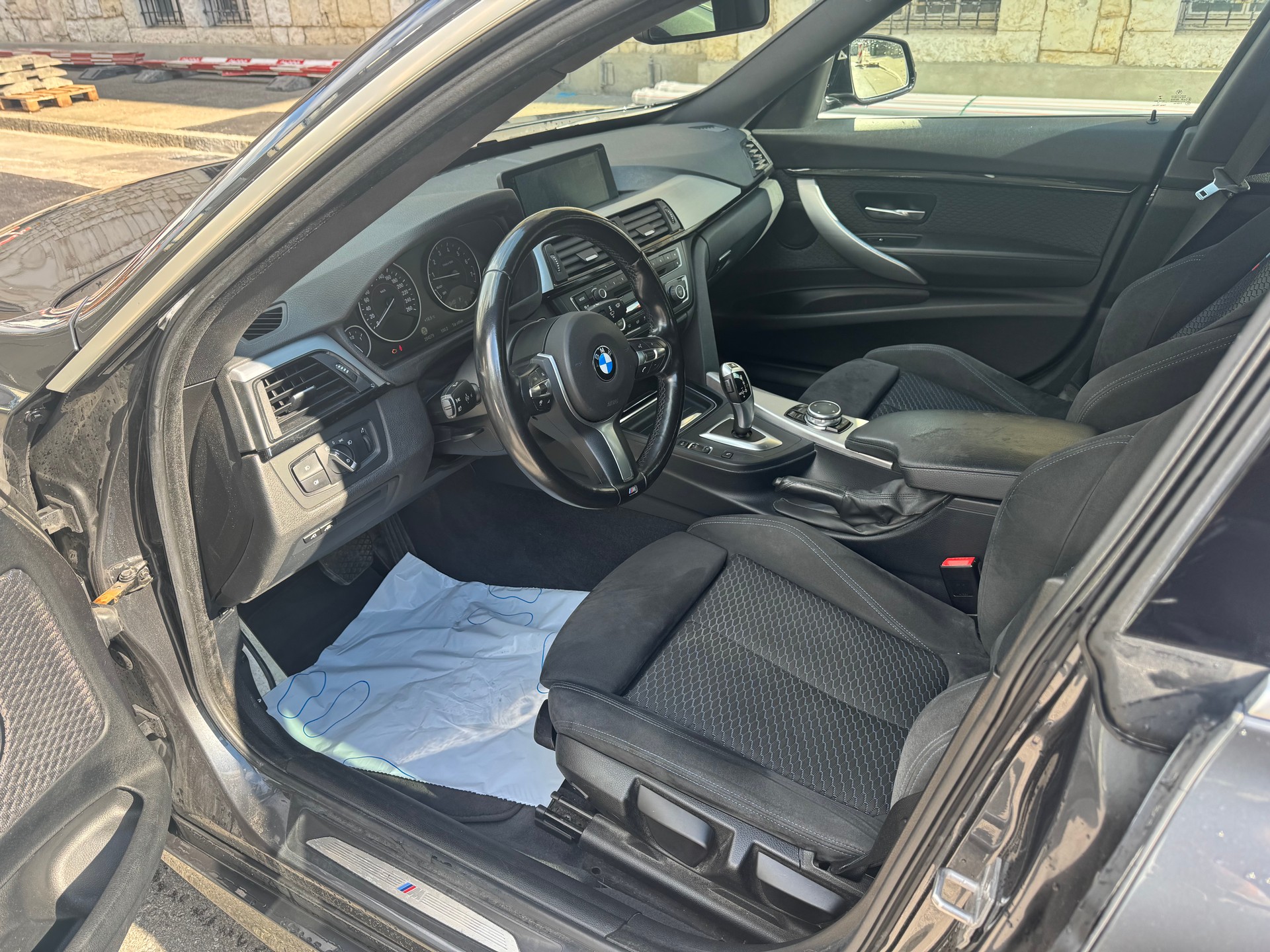 BMW 320i GT xDrive Sport Line Steptronic-image-9