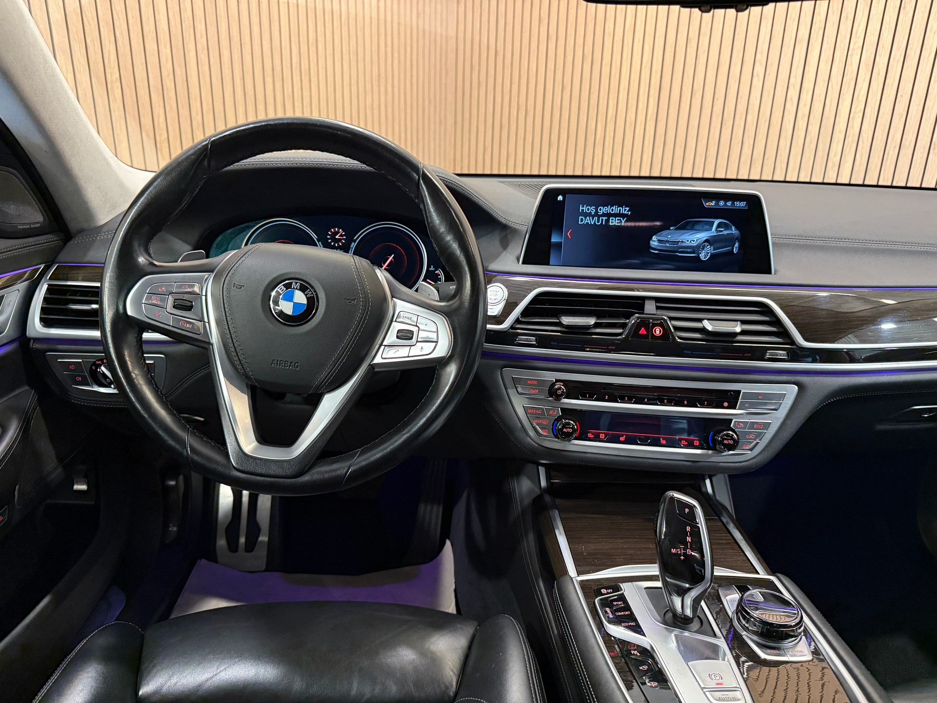 BMW 740d xDrive Steptronic M-Sport * TOP AUSSTATTUNG*-image-6