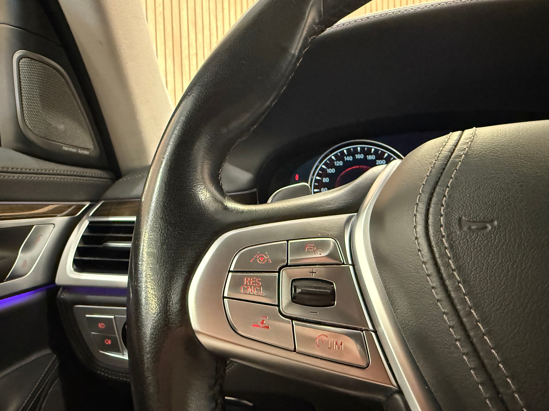 BMW 740d xDrive Steptronic M-Sport * TOP AUSSTATTUNG*-image-11