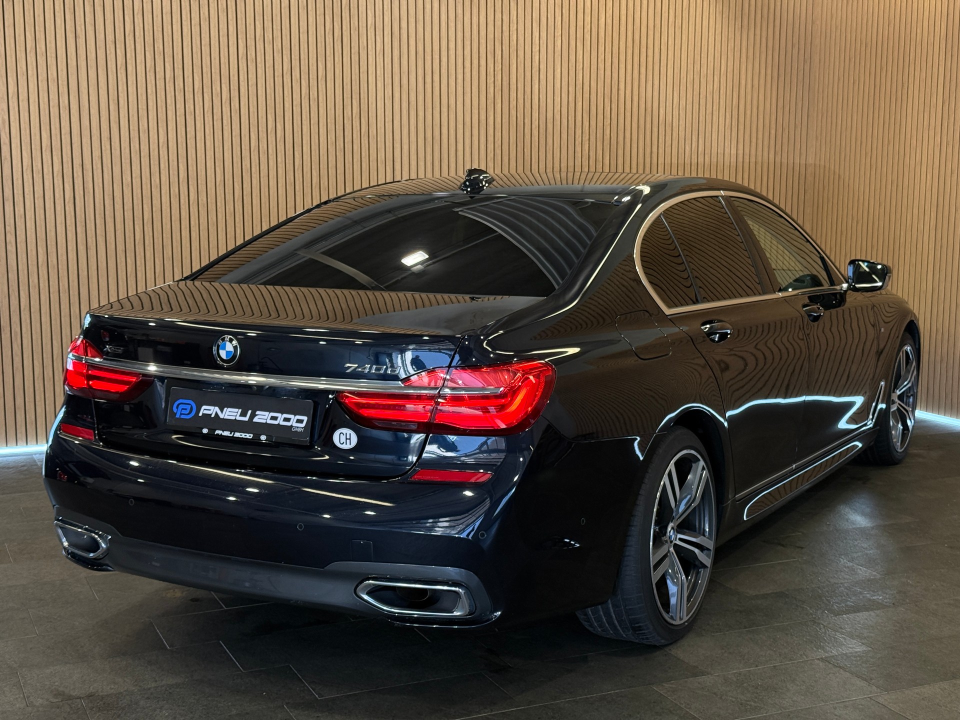 BMW 740d xDrive Steptronic M-Sport * TOP AUSSTATTUNG*-image-2