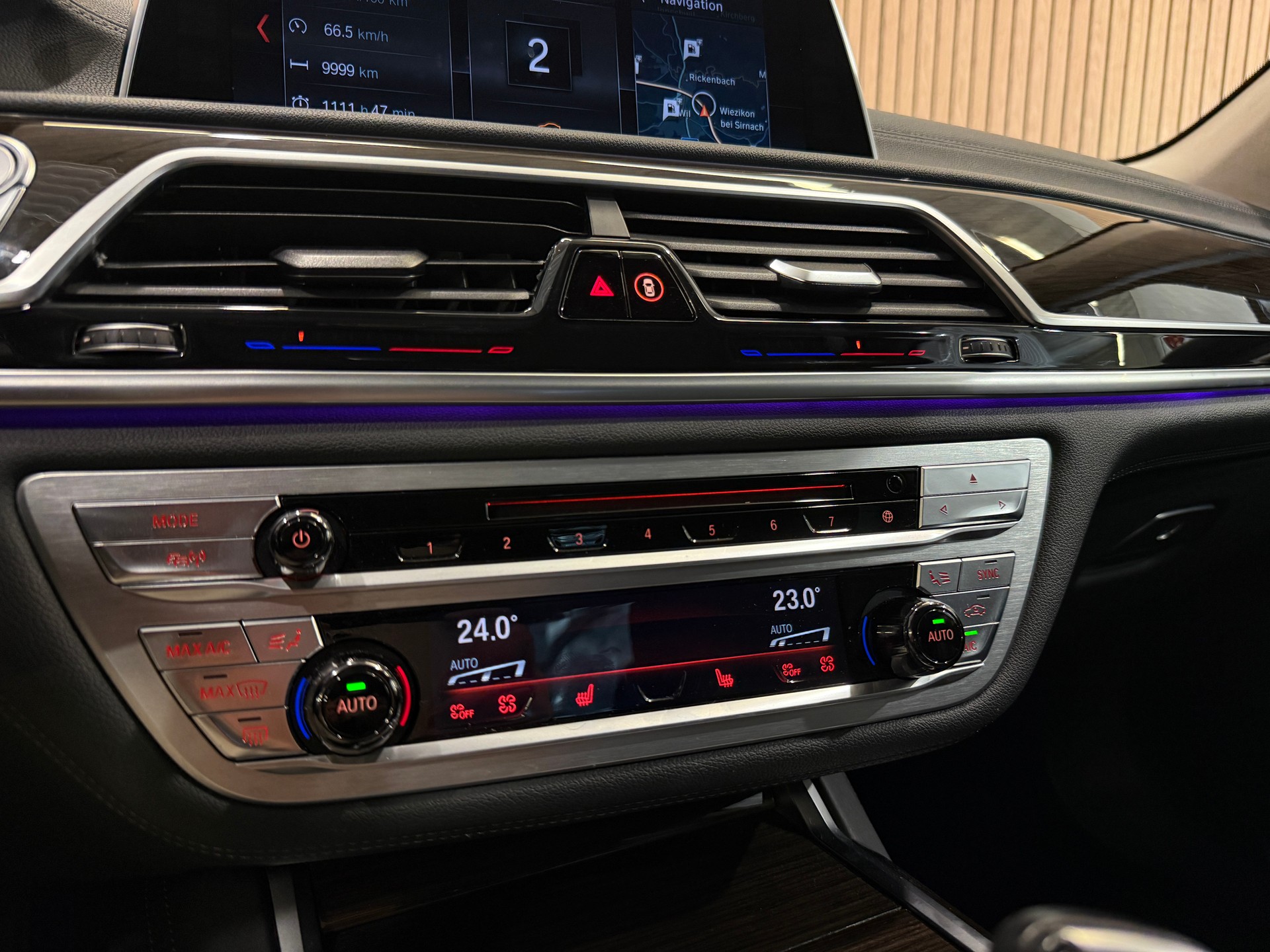 BMW 740d xDrive Steptronic M-Sport * TOP AUSSTATTUNG*-image-12