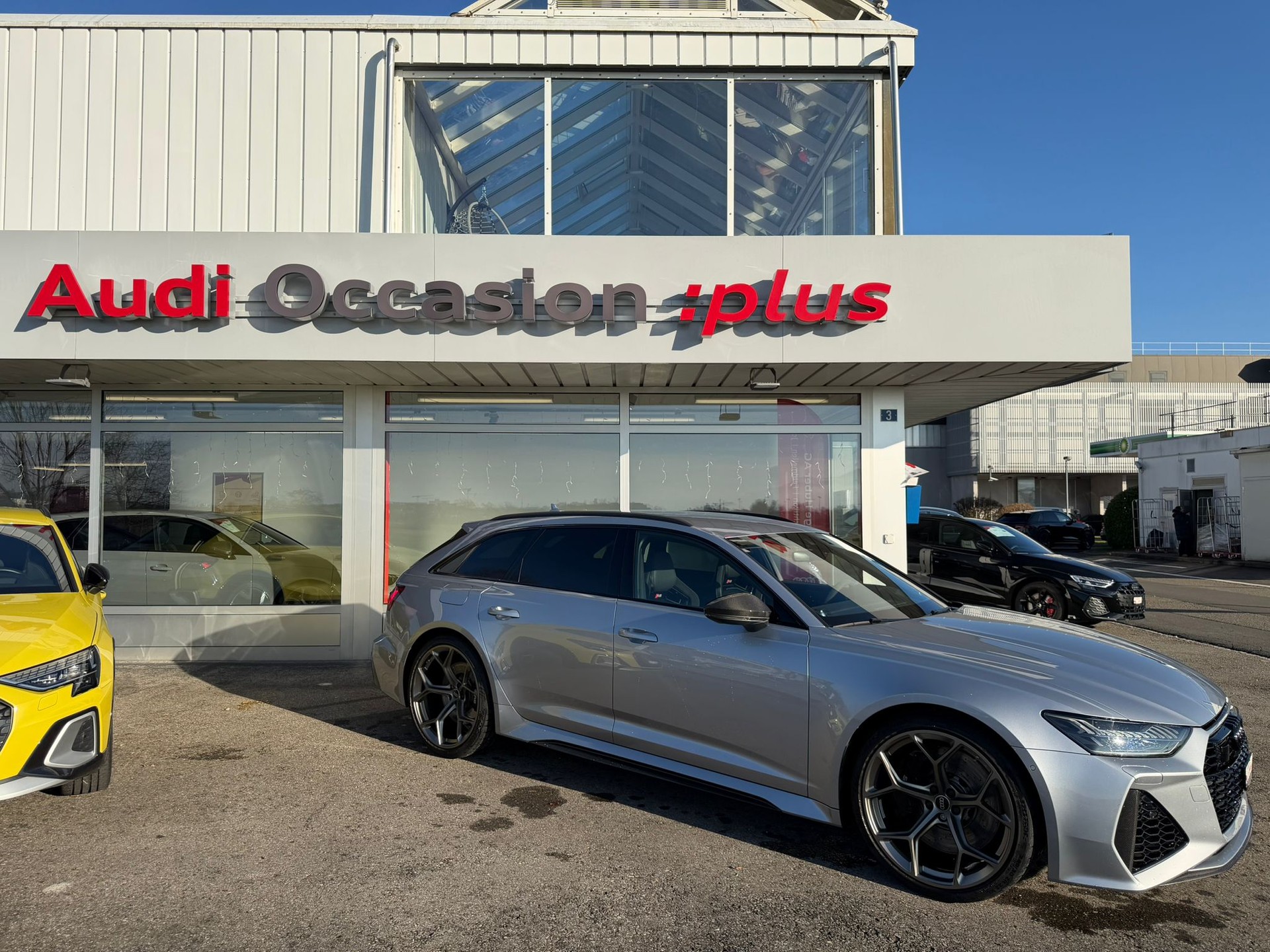 AUDI RS6 Avant 4.0 TFSI V8 Performance quattro-image-1