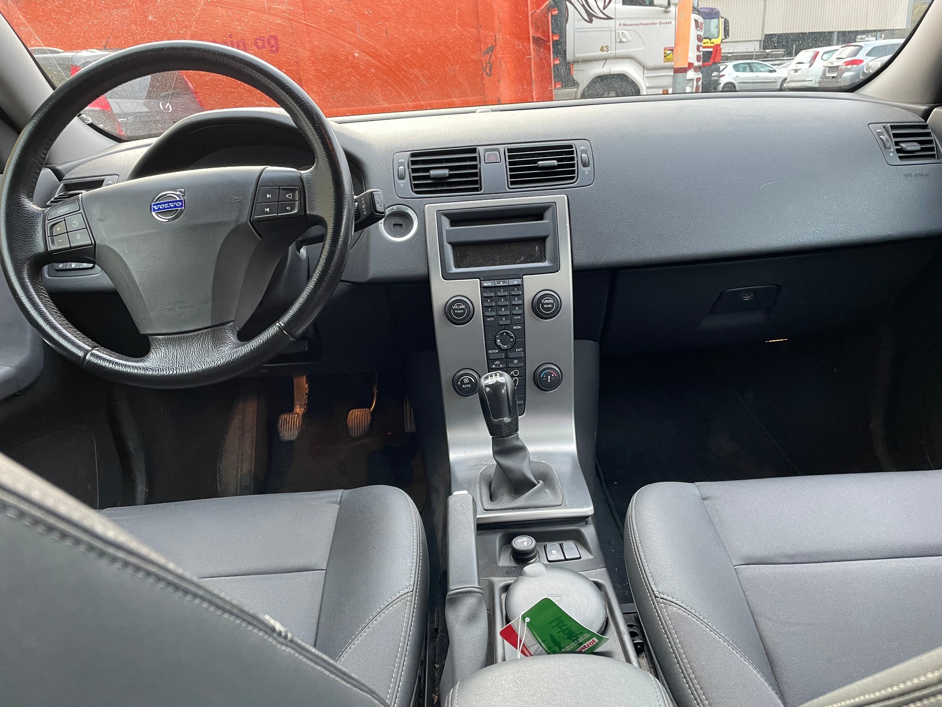 VOLVO V50 2.4-image-9