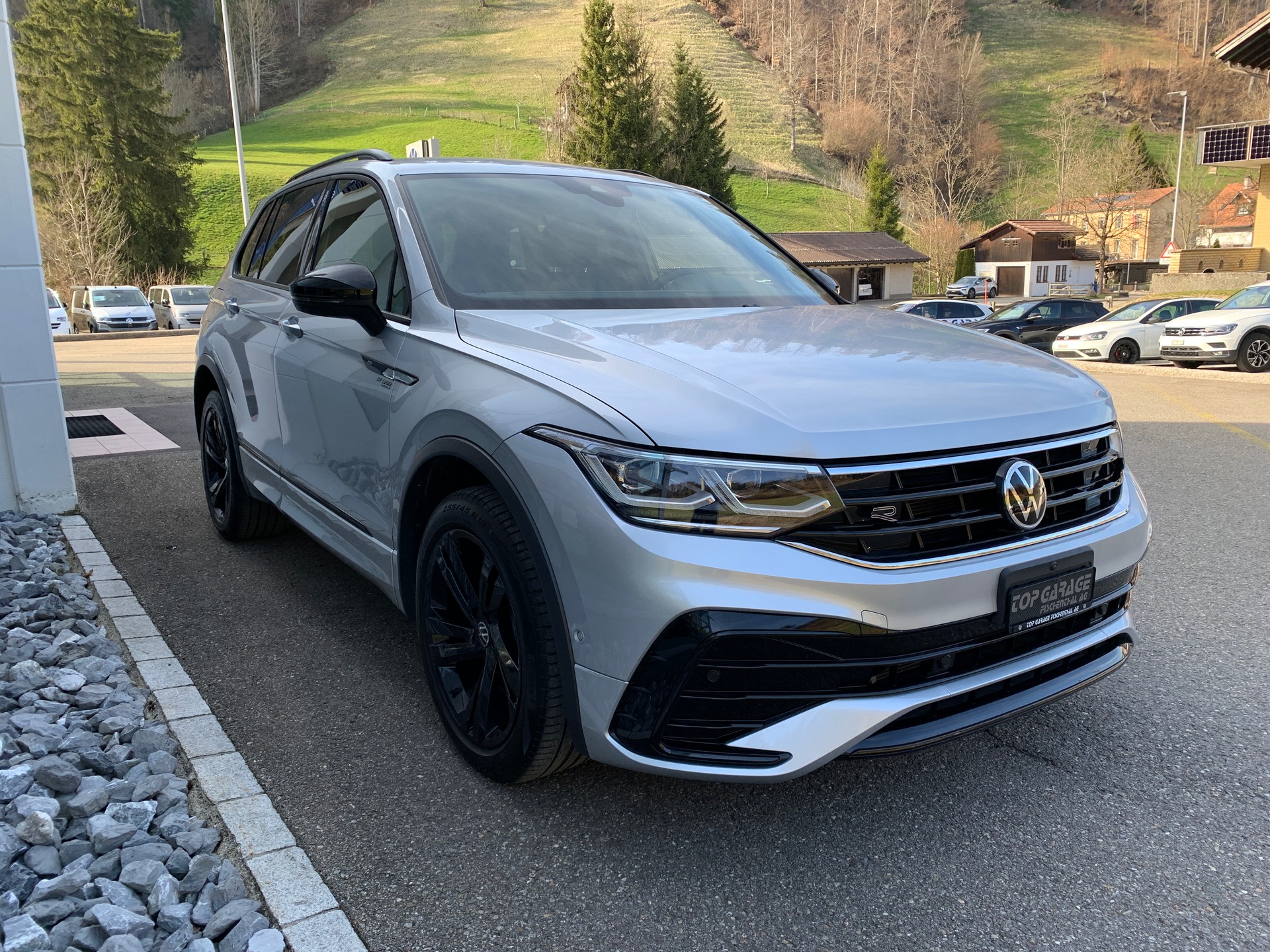 VW Tiguan 2.0 TDI SCR Selection 4Motion DSG-image-2