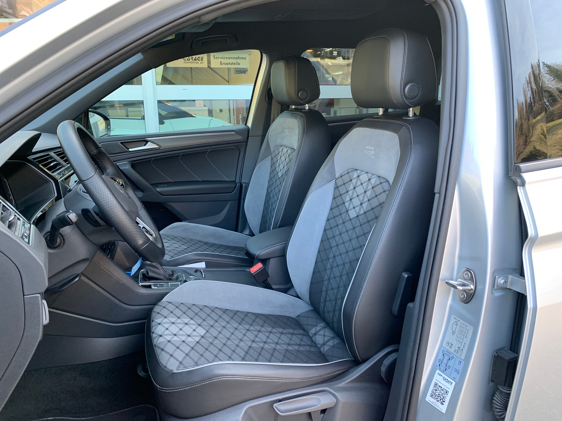 VW Tiguan 2.0 TDI SCR Selection 4Motion DSG-image-8