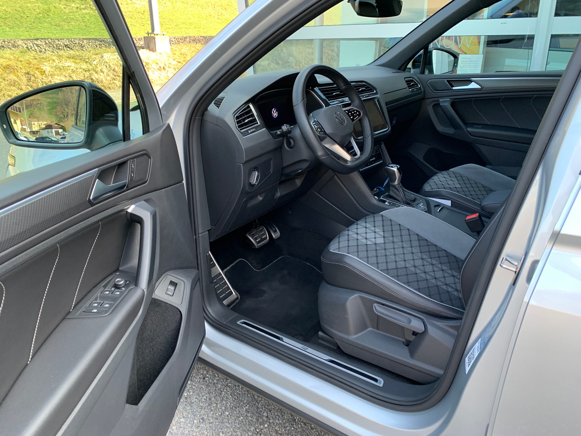 VW Tiguan 2.0 TDI SCR Selection 4Motion DSG-image-7