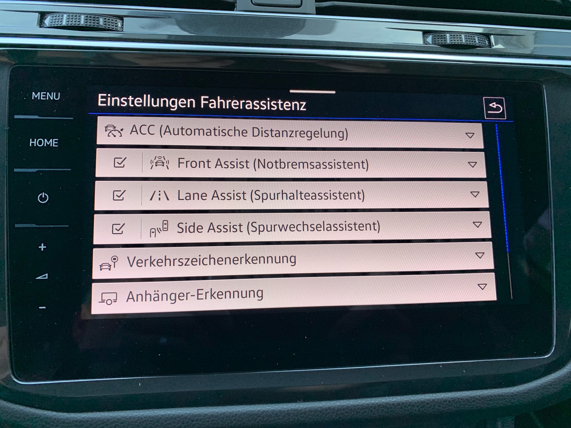VW Tiguan 2.0 TDI SCR Selection 4Motion DSG-image-11