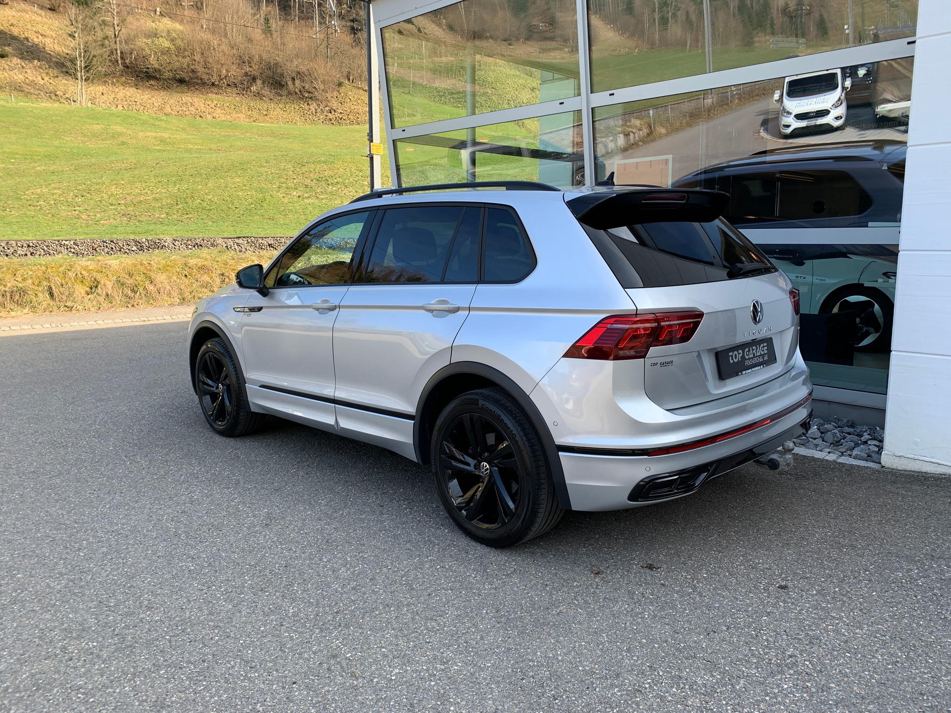 VW Tiguan 2.0 TDI SCR Selection 4Motion DSG-image-4