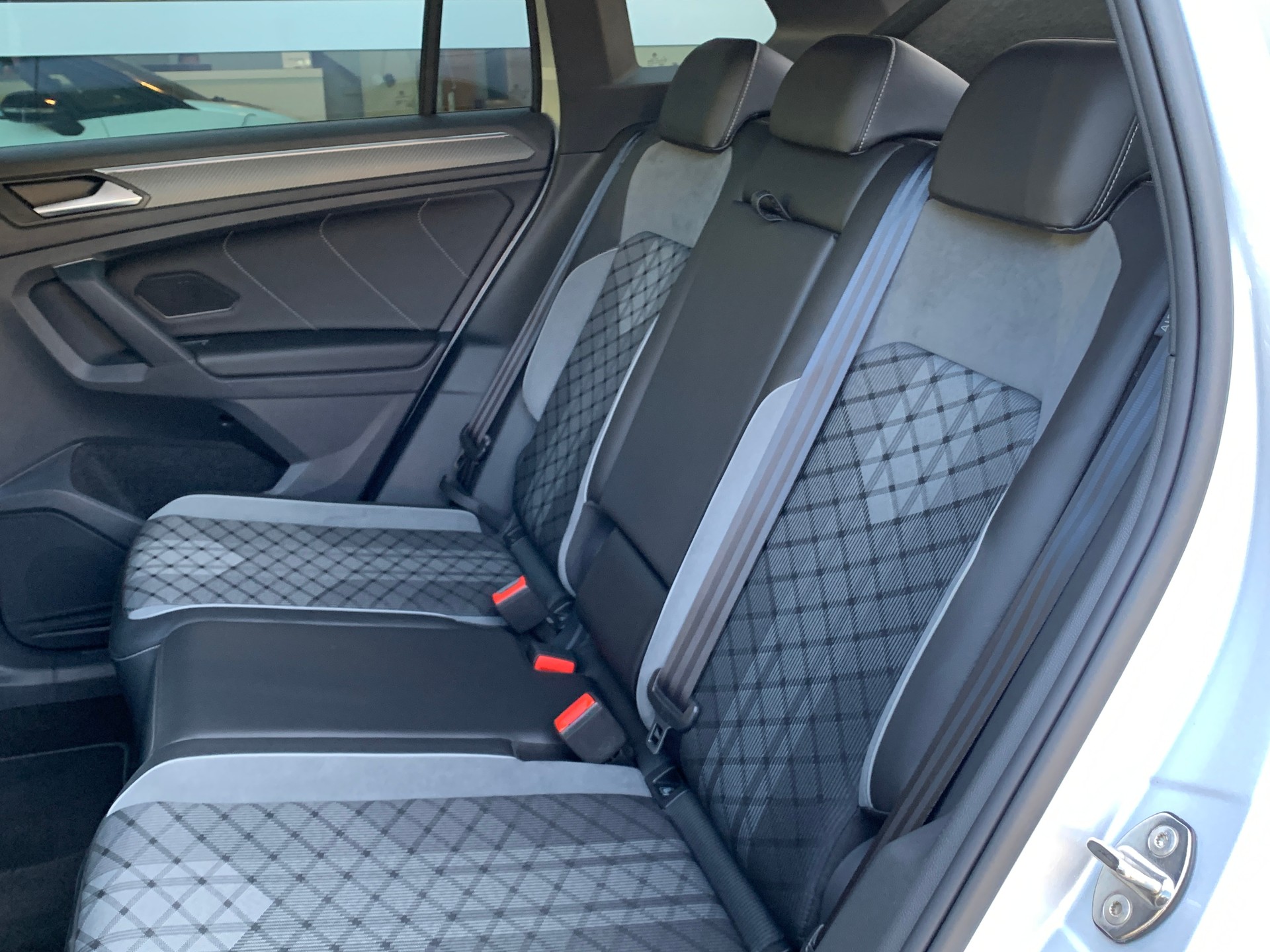 VW Tiguan 2.0 TDI SCR Selection 4Motion DSG-image-16