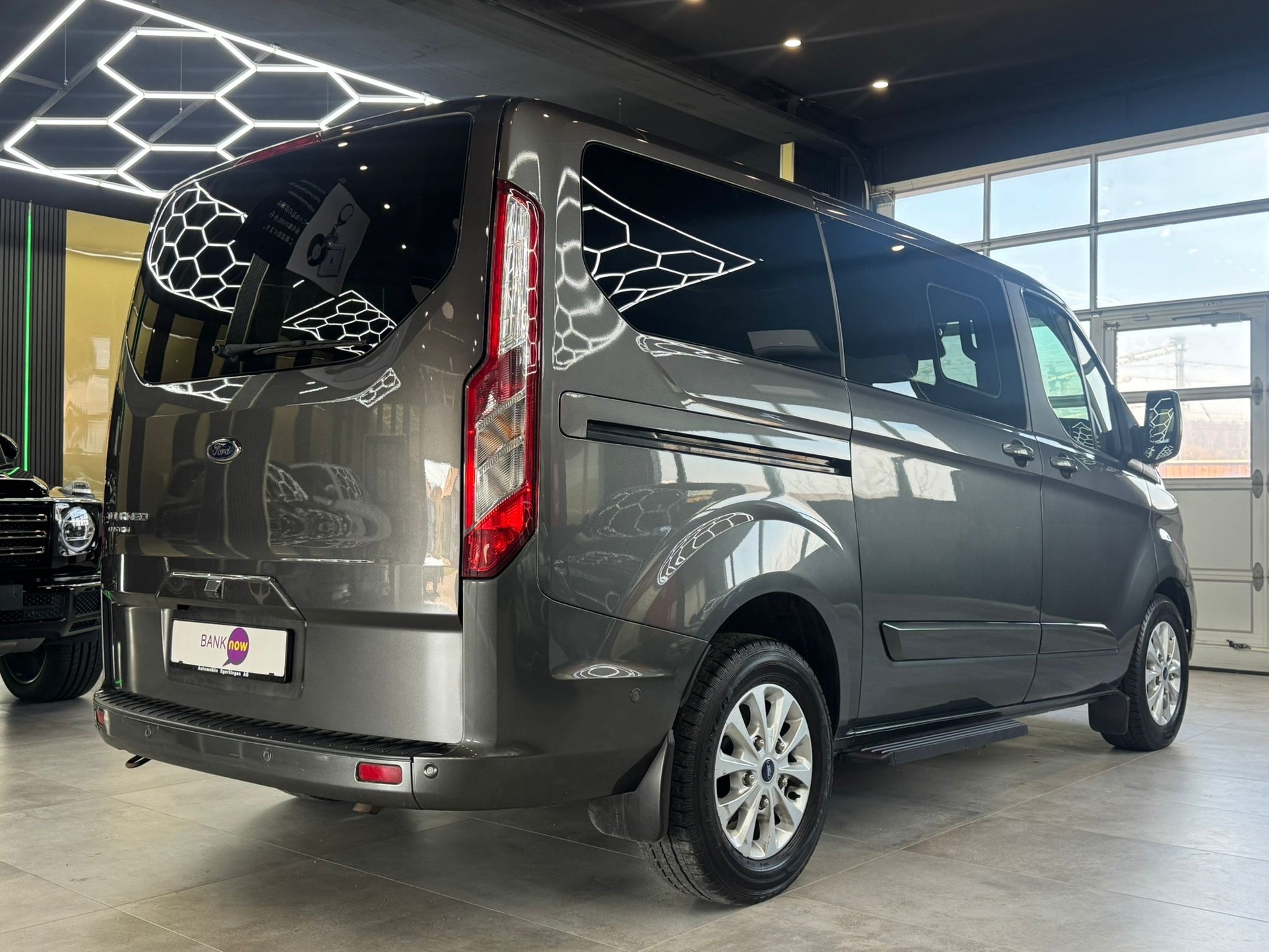 FORD Tourneo Custom 320 L1H1 Titanium PHEV-image-4