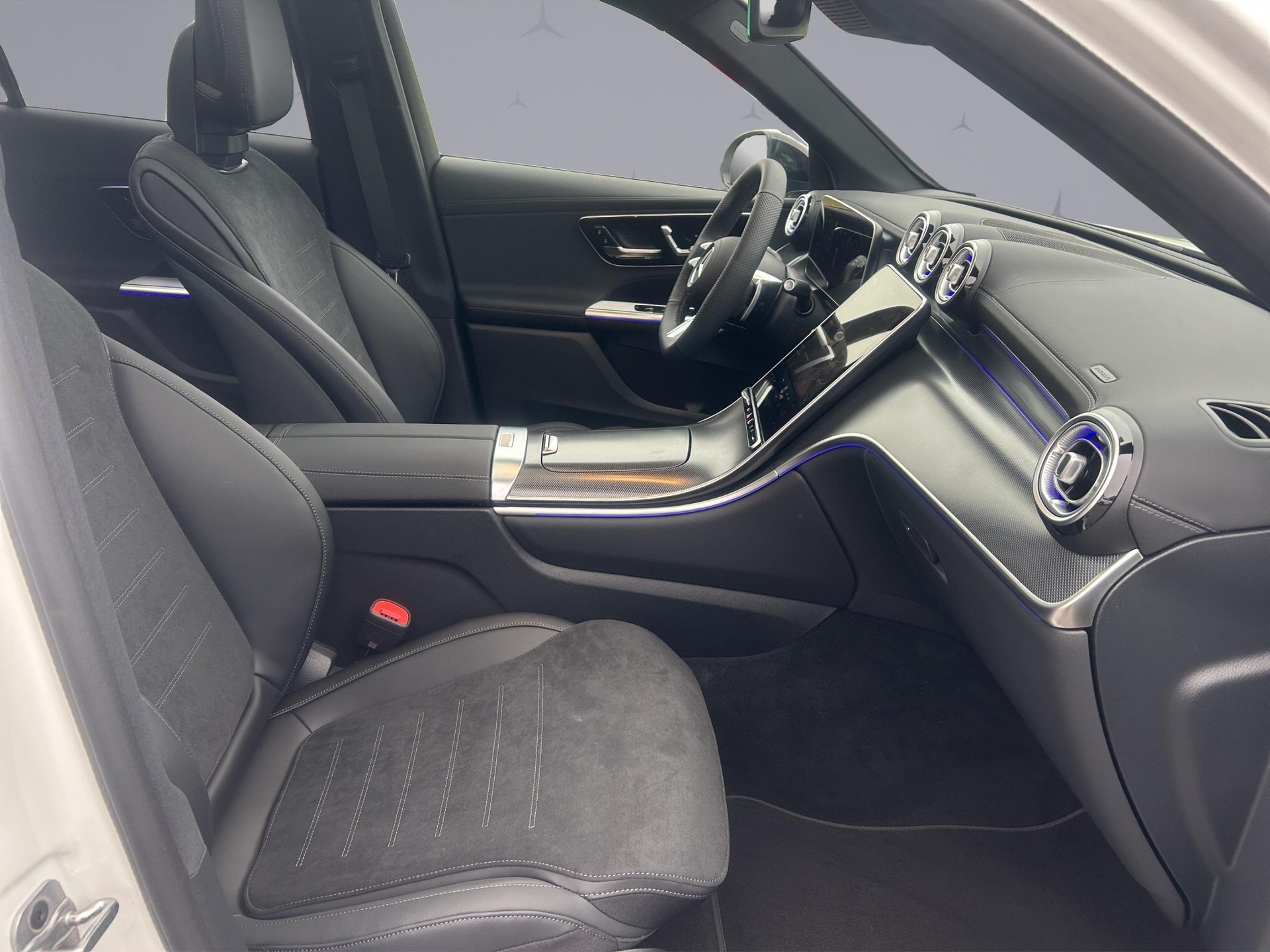 MERCEDES-BENZ GLC 220 d AMG Line 4matic-image-14