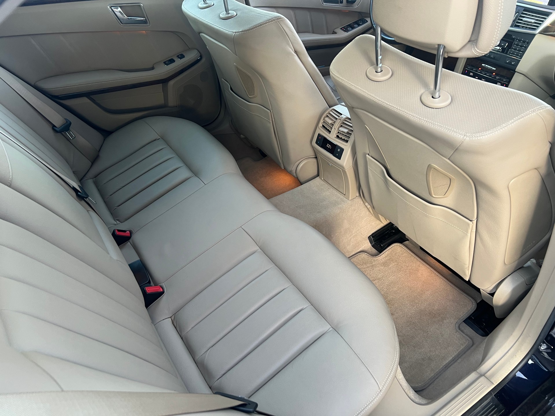 MERCEDES-BENZ E 500 Elégance 4Matic 7G-Tronic-image-7