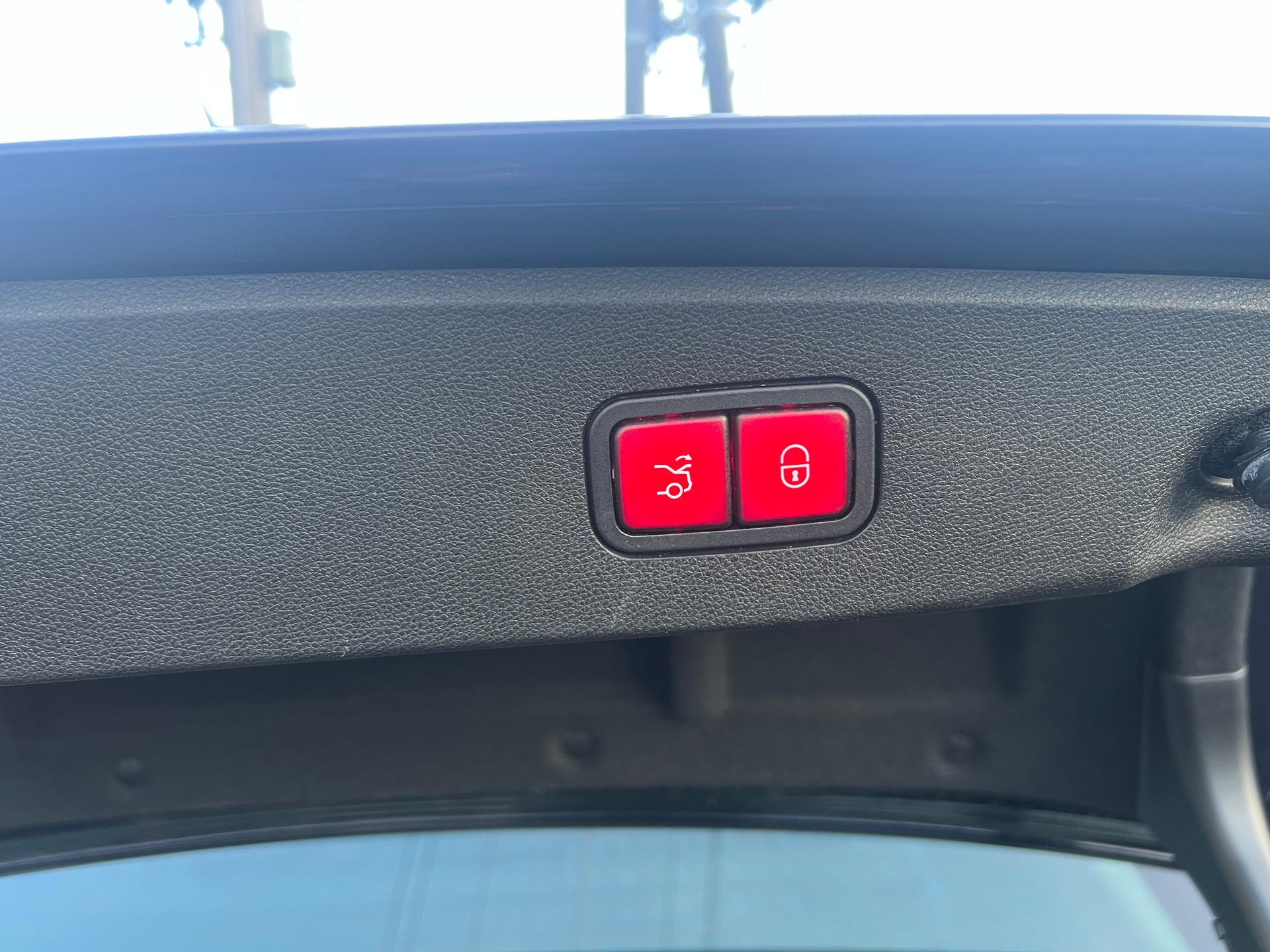 MERCEDES-BENZ E 500 Elégance 4Matic 7G-Tronic-image-13