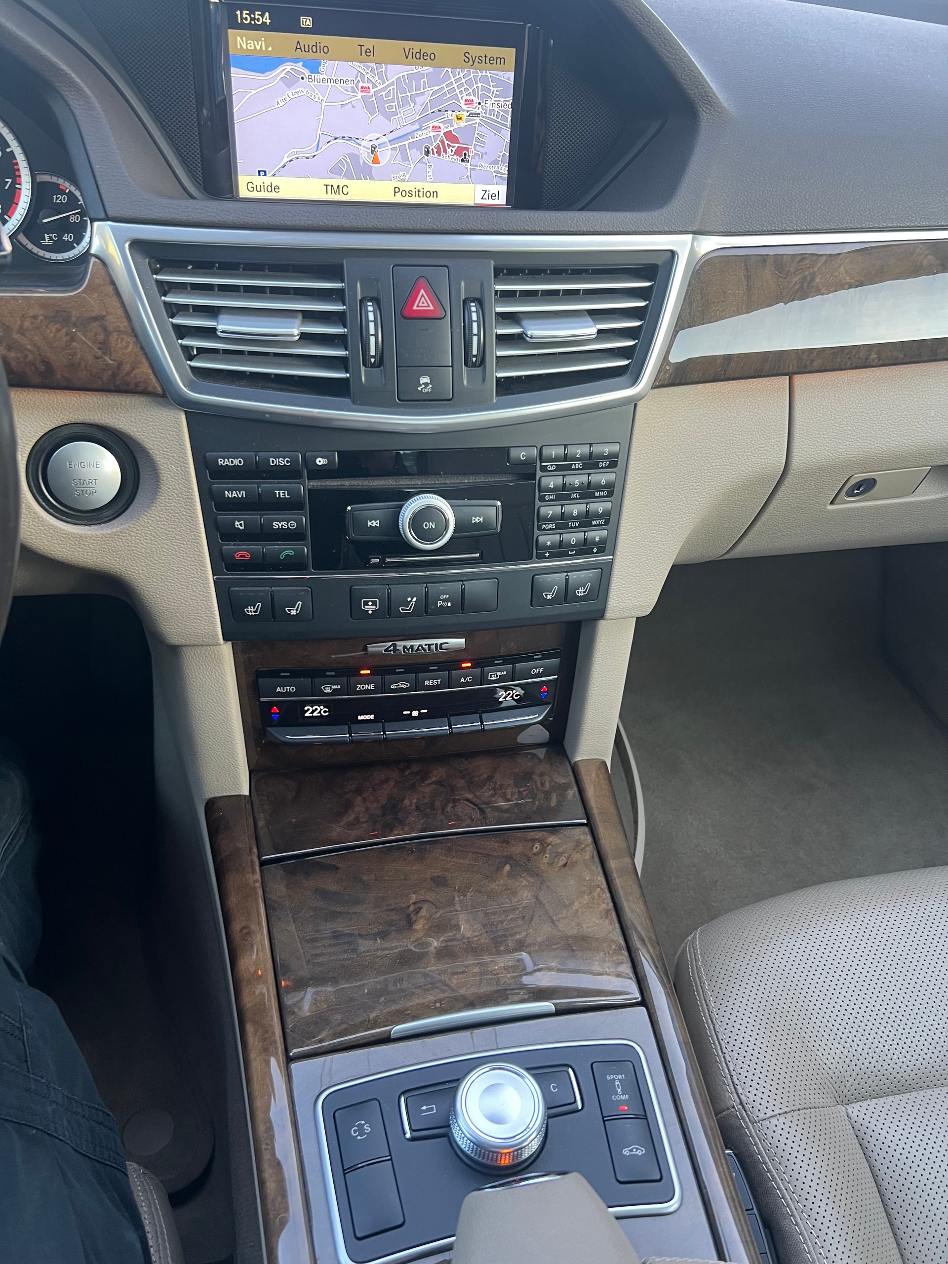 MERCEDES-BENZ E 500 Elégance 4Matic 7G-Tronic-image-9