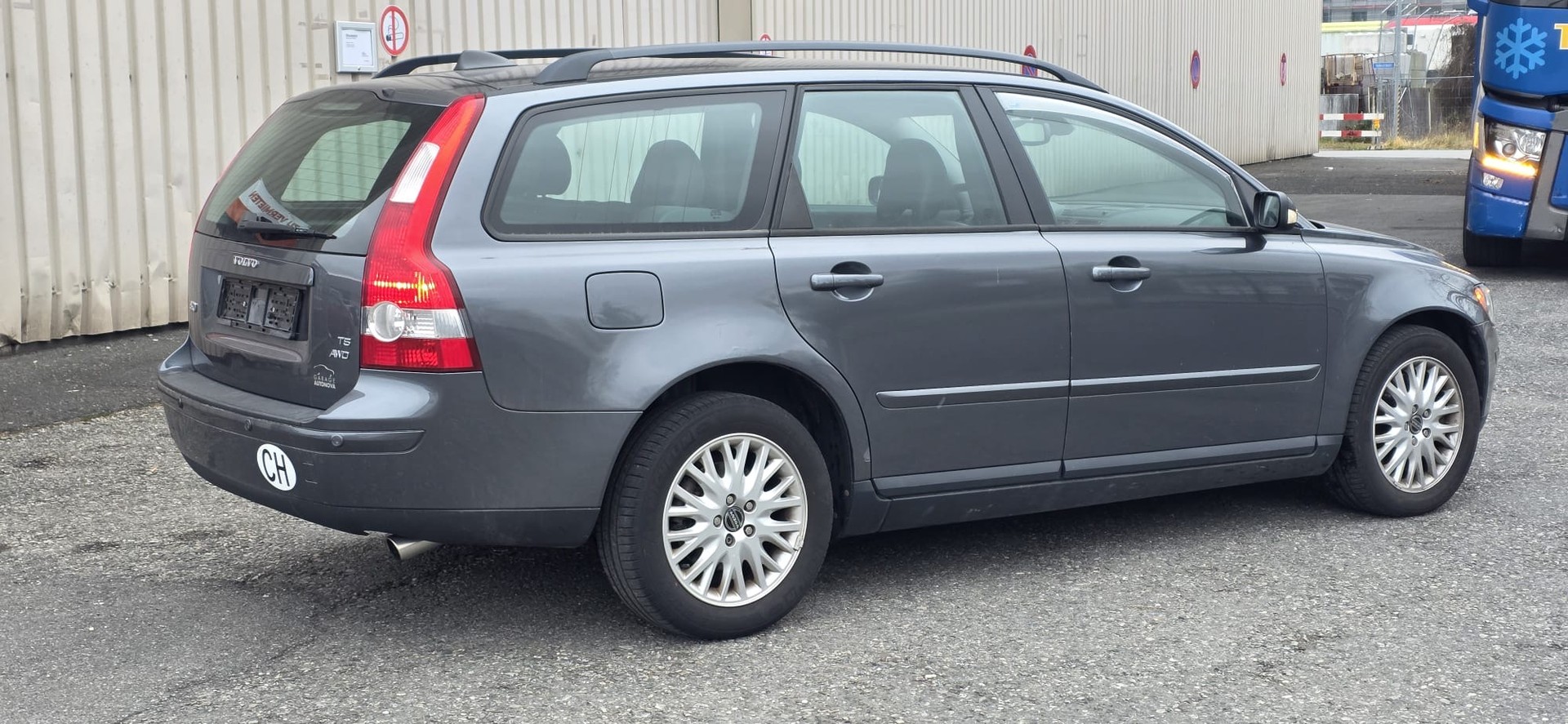VOLVO V50 T5 AWD Summum-image-5
