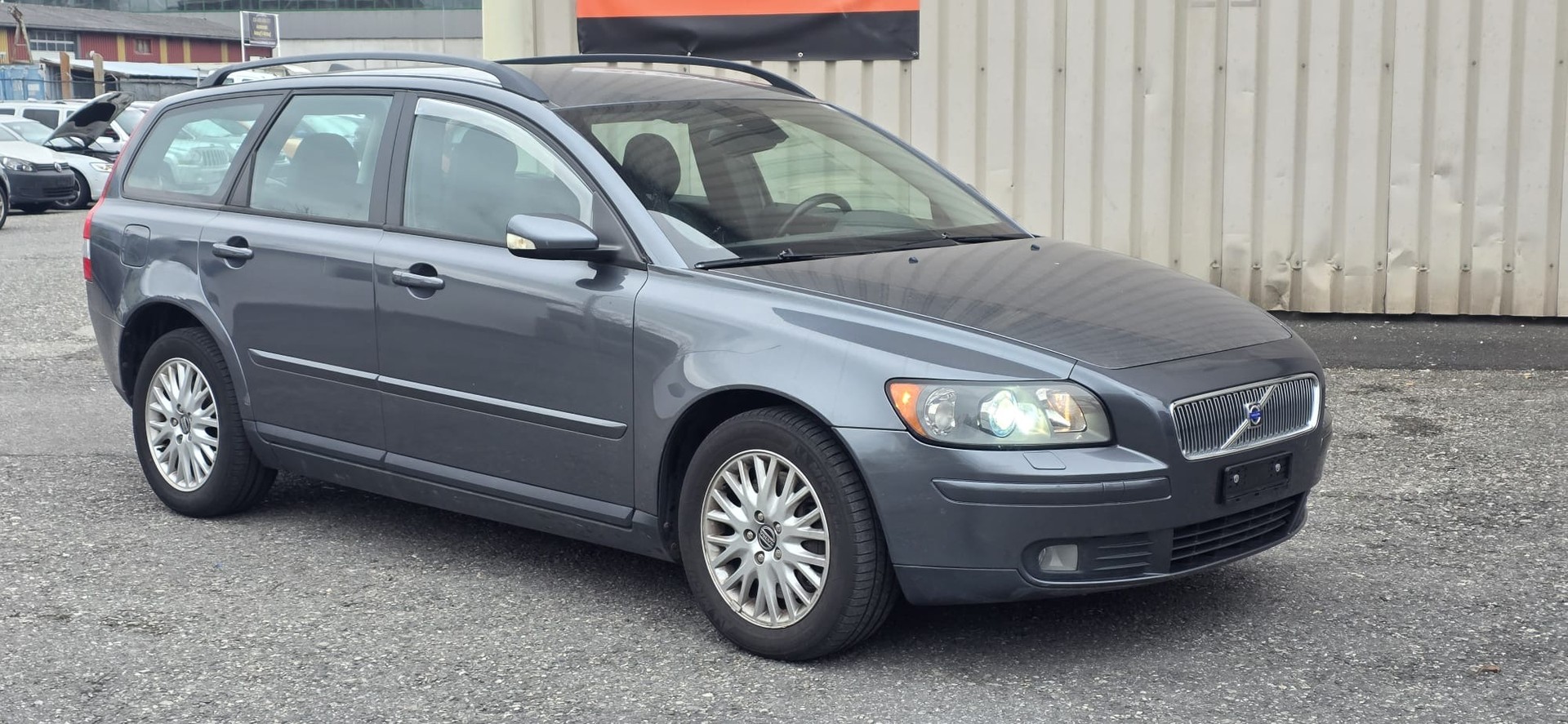 VOLVO V50 T5 AWD Summum-image-1
