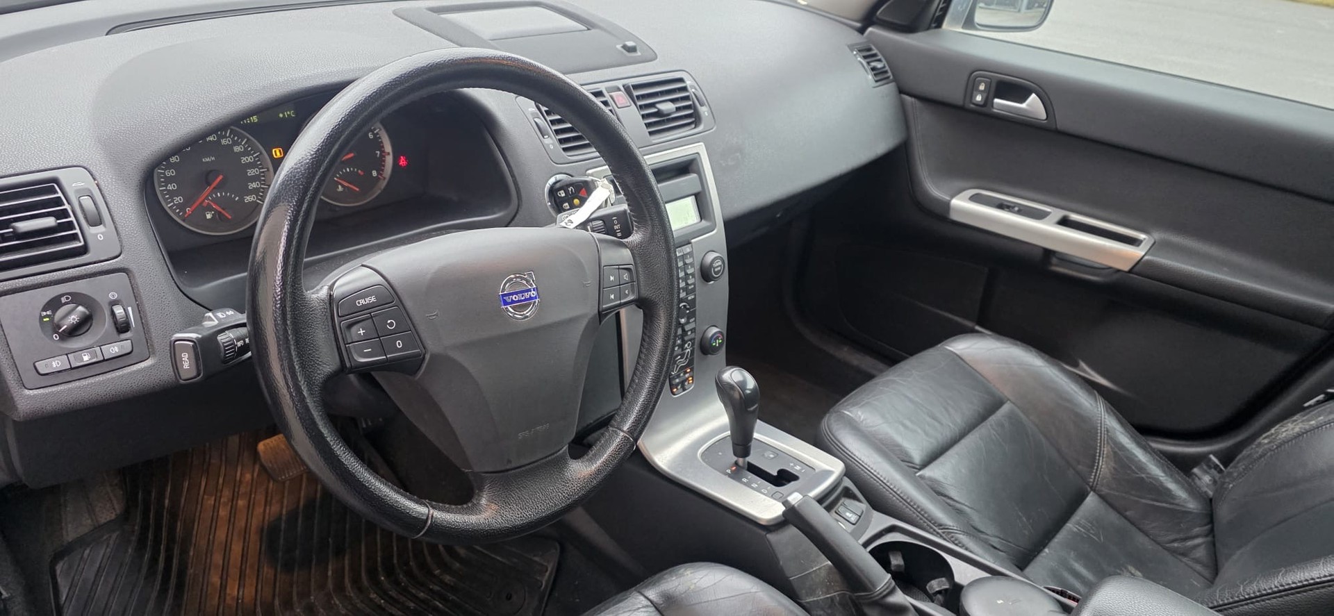VOLVO V50 T5 AWD Summum-image-9
