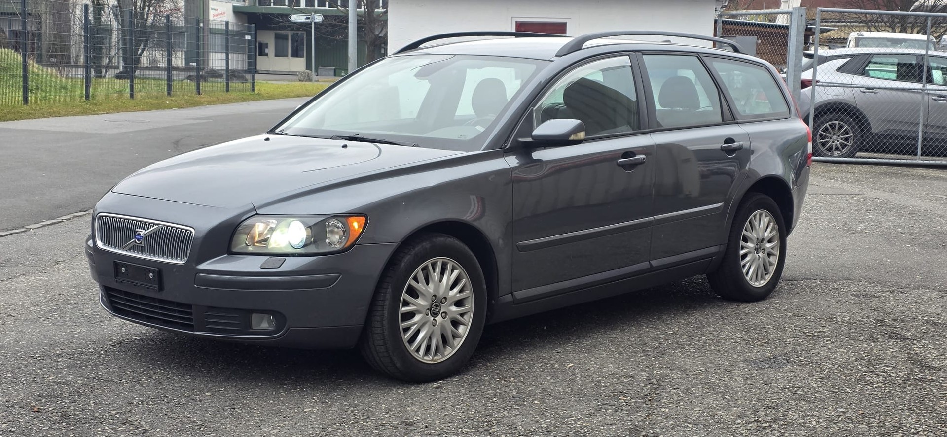 VOLVO V50 T5 AWD Summum-image-2