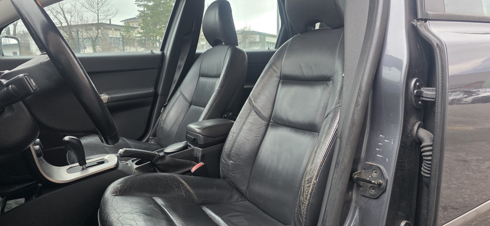 VOLVO V50 T5 AWD Summum-image-8