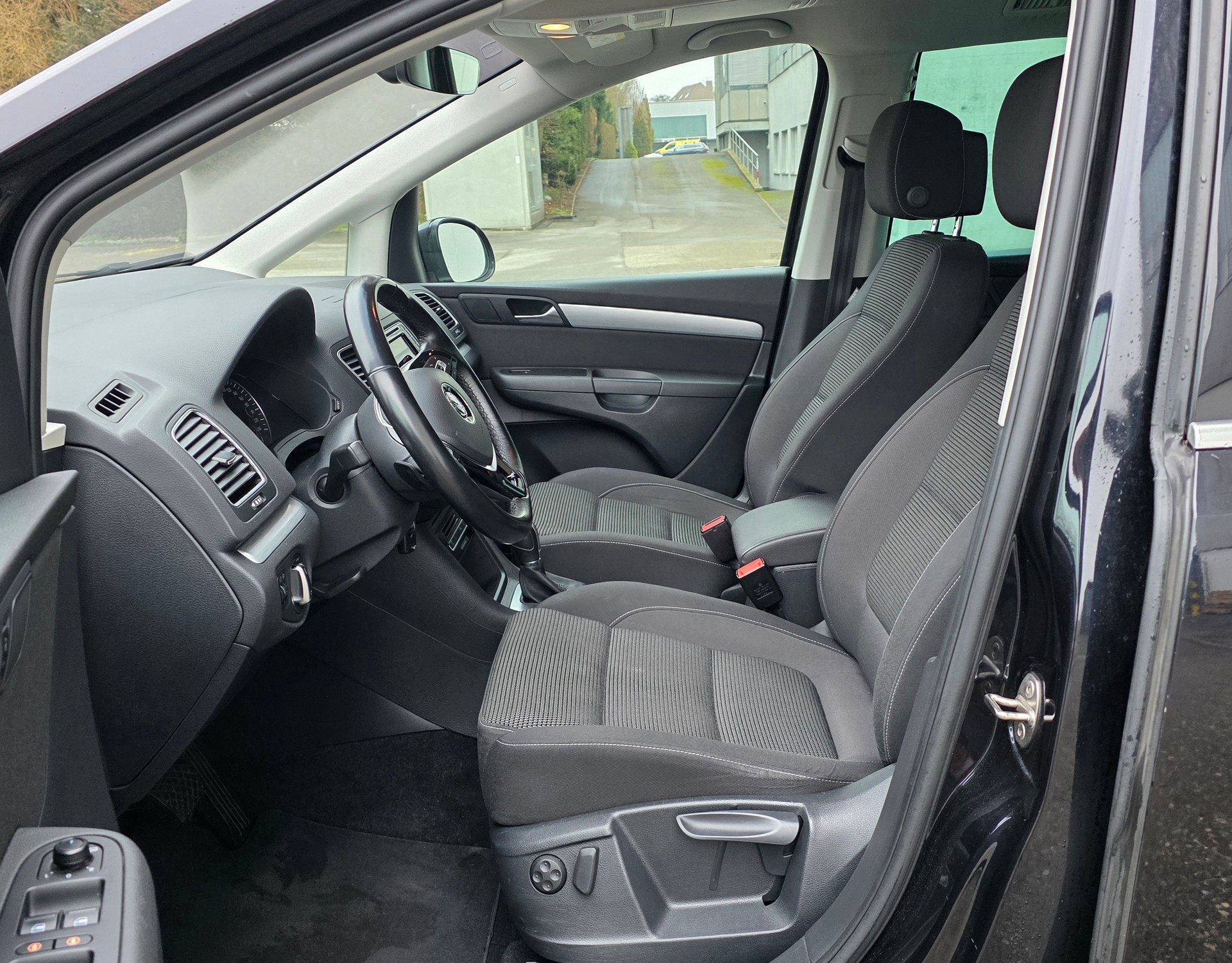 VW Sharan 2.0 TDI BMT Highline DSG-image-5