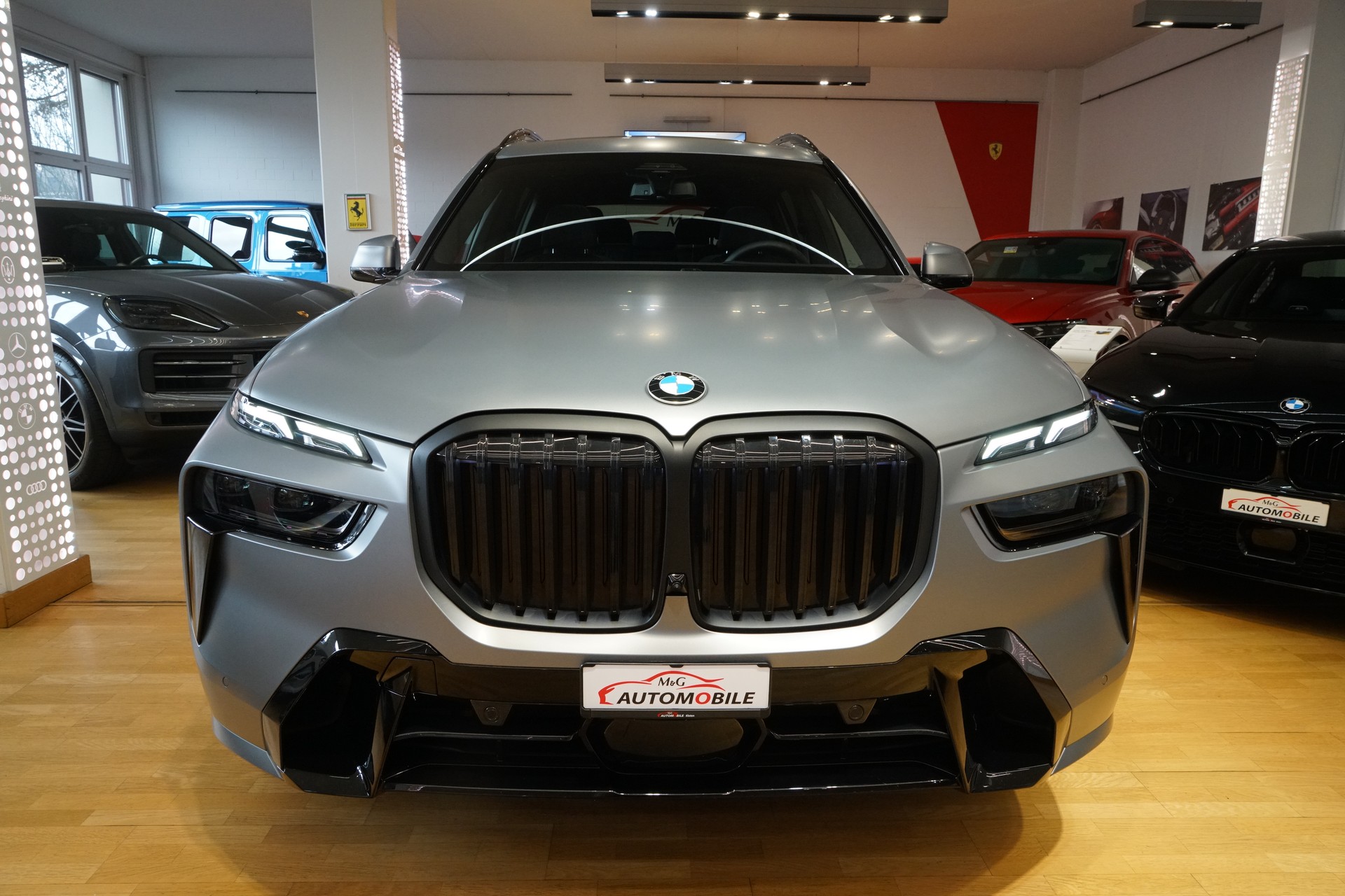 BMW X7 xDrive 48V 40d M Sport Pro Steptronic 7-Plätzer-showroom-element-1