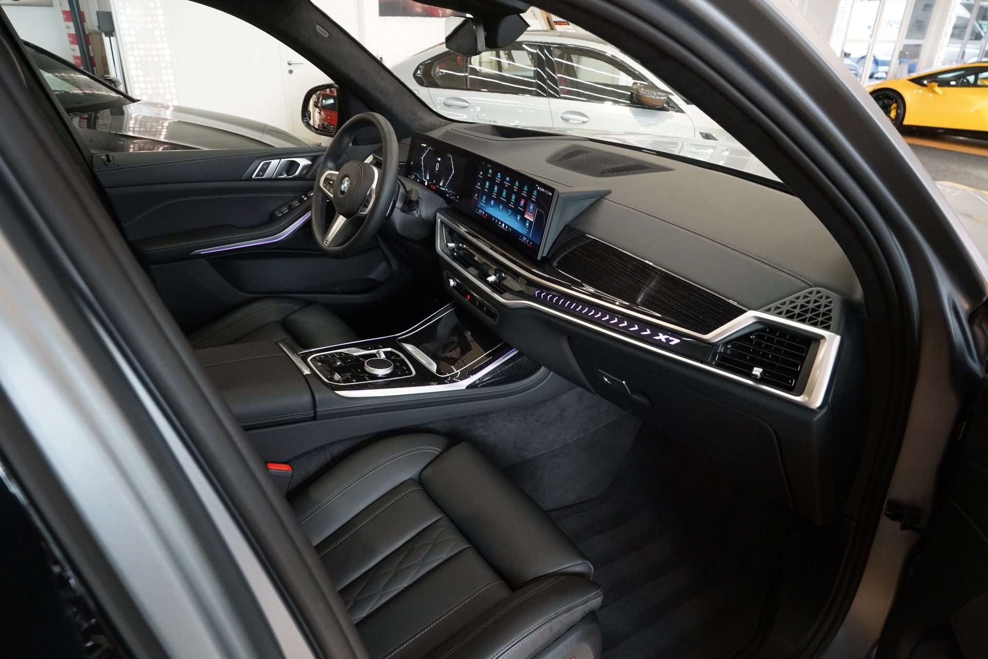 BMW X7 xDrive 48V 40d M Sport Pro Steptronic 7-Plätzer-image-11