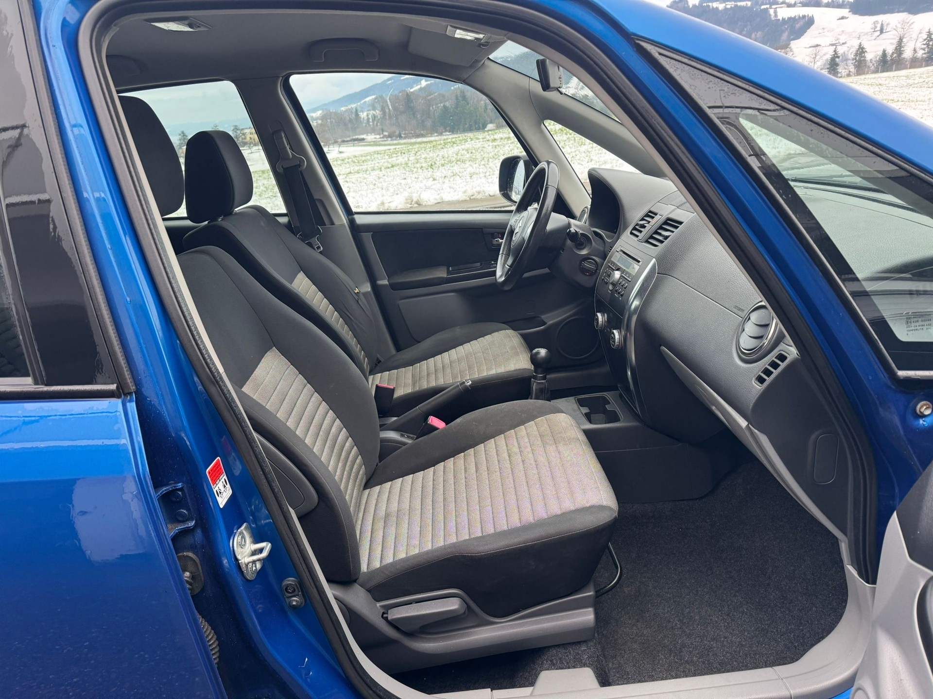 SUZUKI SX4 1.6 16V GL Top Barry 4WD-image-9