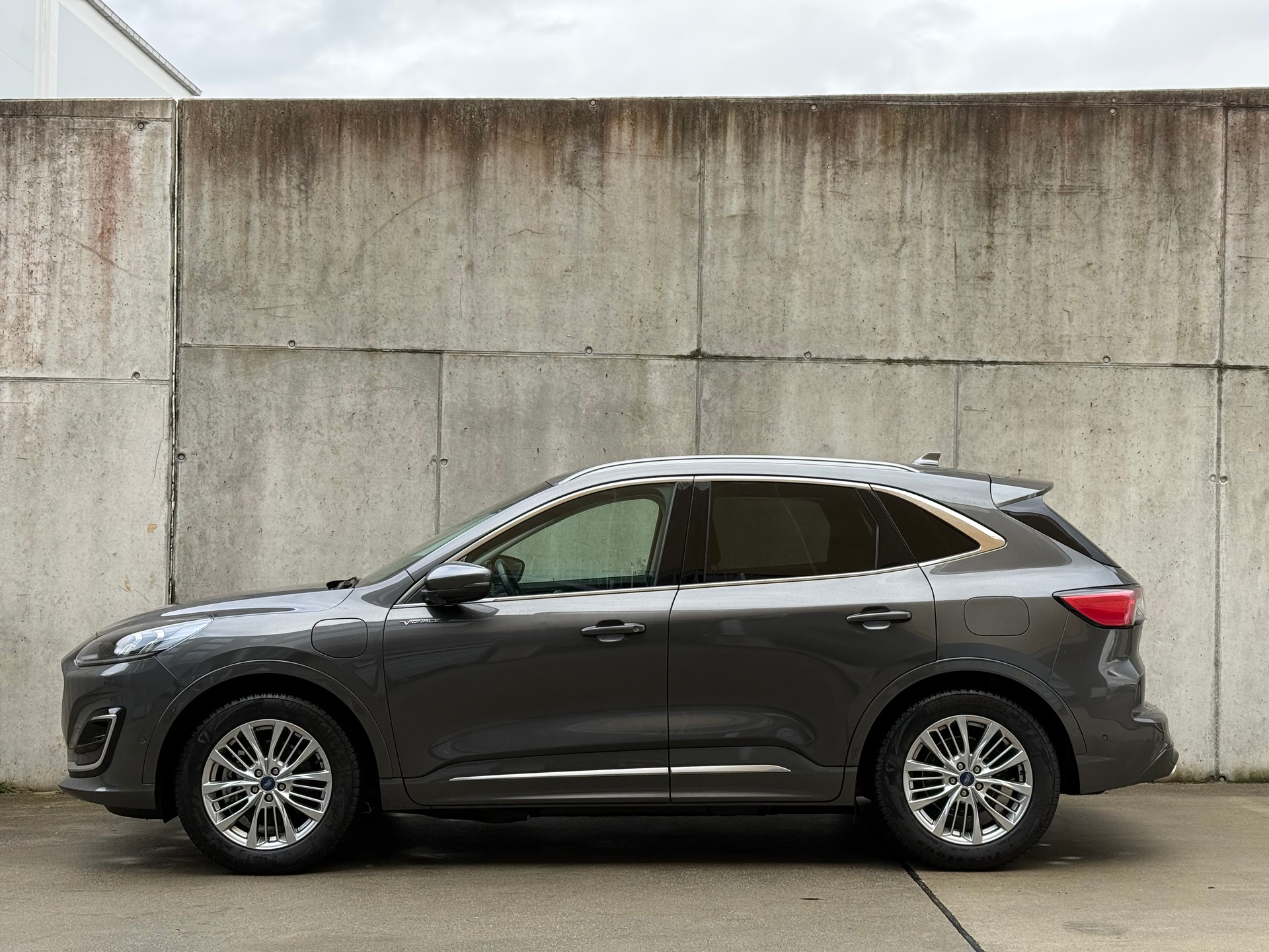 FORD Kuga 2.5 PHEV Vignale 2WD-image-1