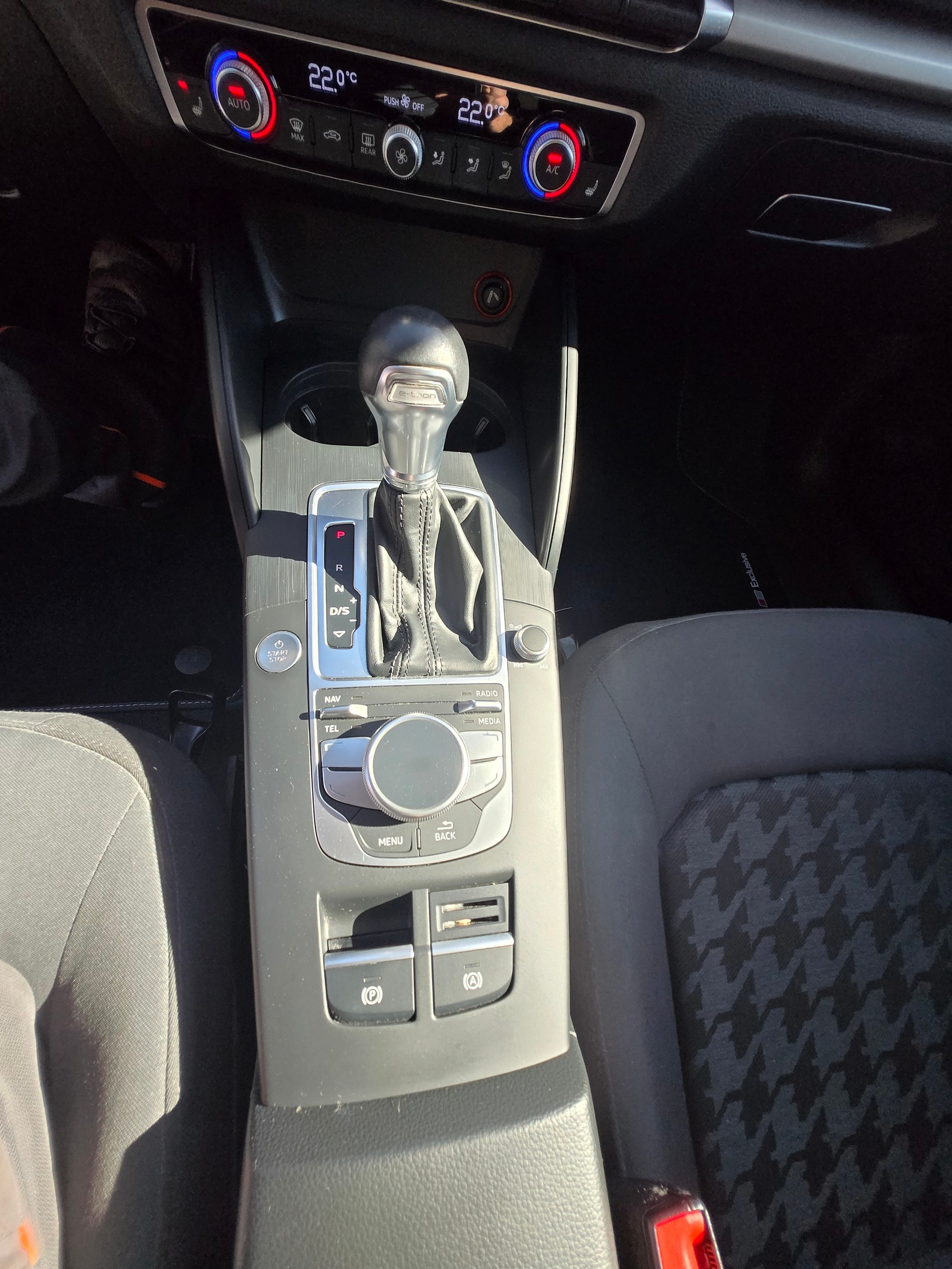 AUDI A3 Sportback 1.4 e-tron Ambition S-tronic-image-14