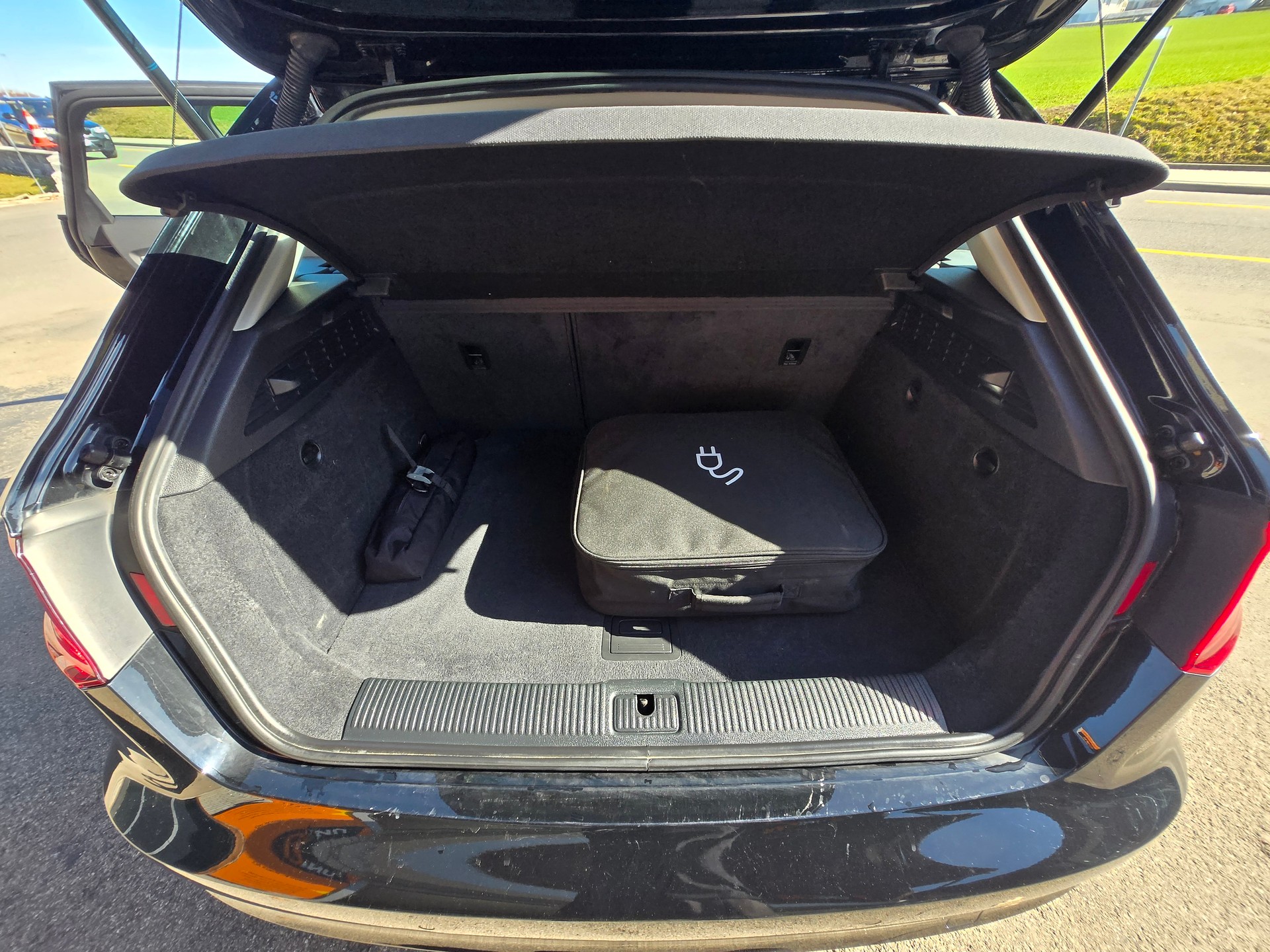 AUDI A3 Sportback 1.4 e-tron Ambition S-tronic-image-10