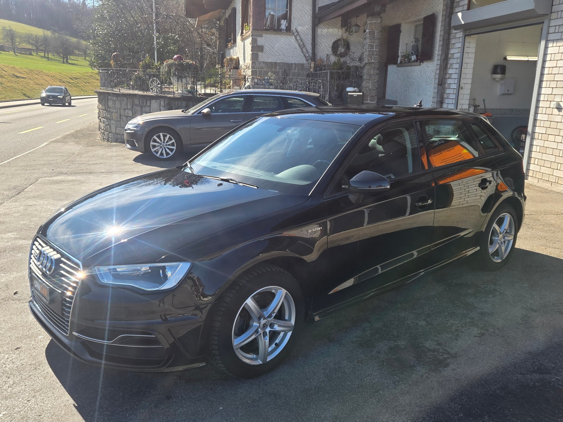 AUDI A3 Sportback 1.4 e-tron Ambition S-tronic-image-1