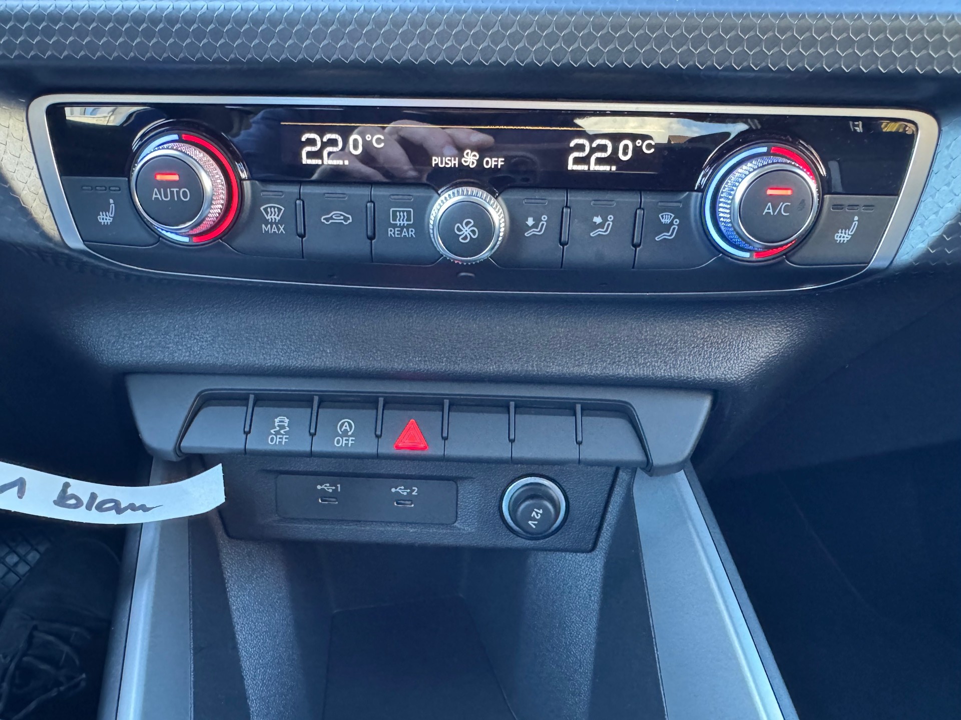 AUDI A1 Sportback 30 TFSI advanced Attraction S-tronic-image-17