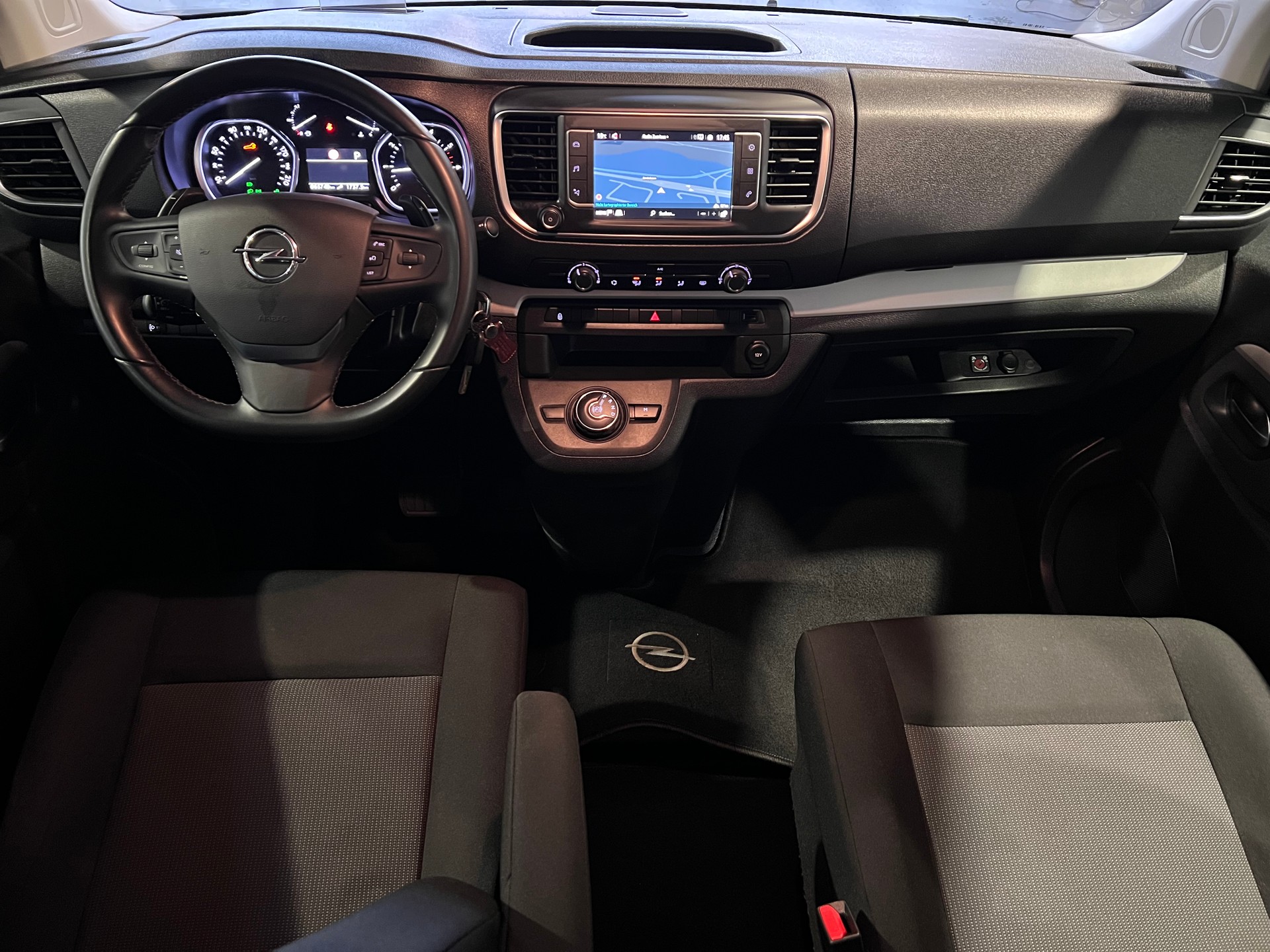 OPEL Zafira Life 2.0 CDTI Business Edition M Automatik-image-9