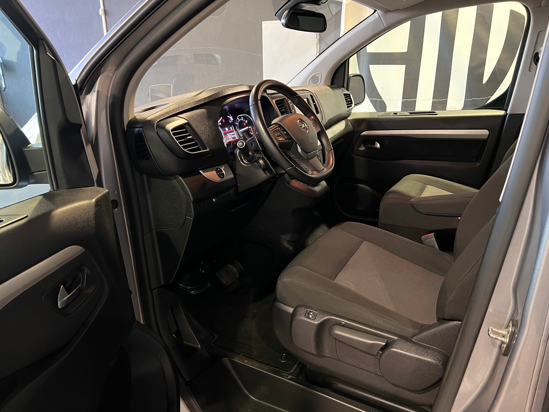 OPEL Zafira Life 2.0 CDTI Business Edition M Automatik-image-10