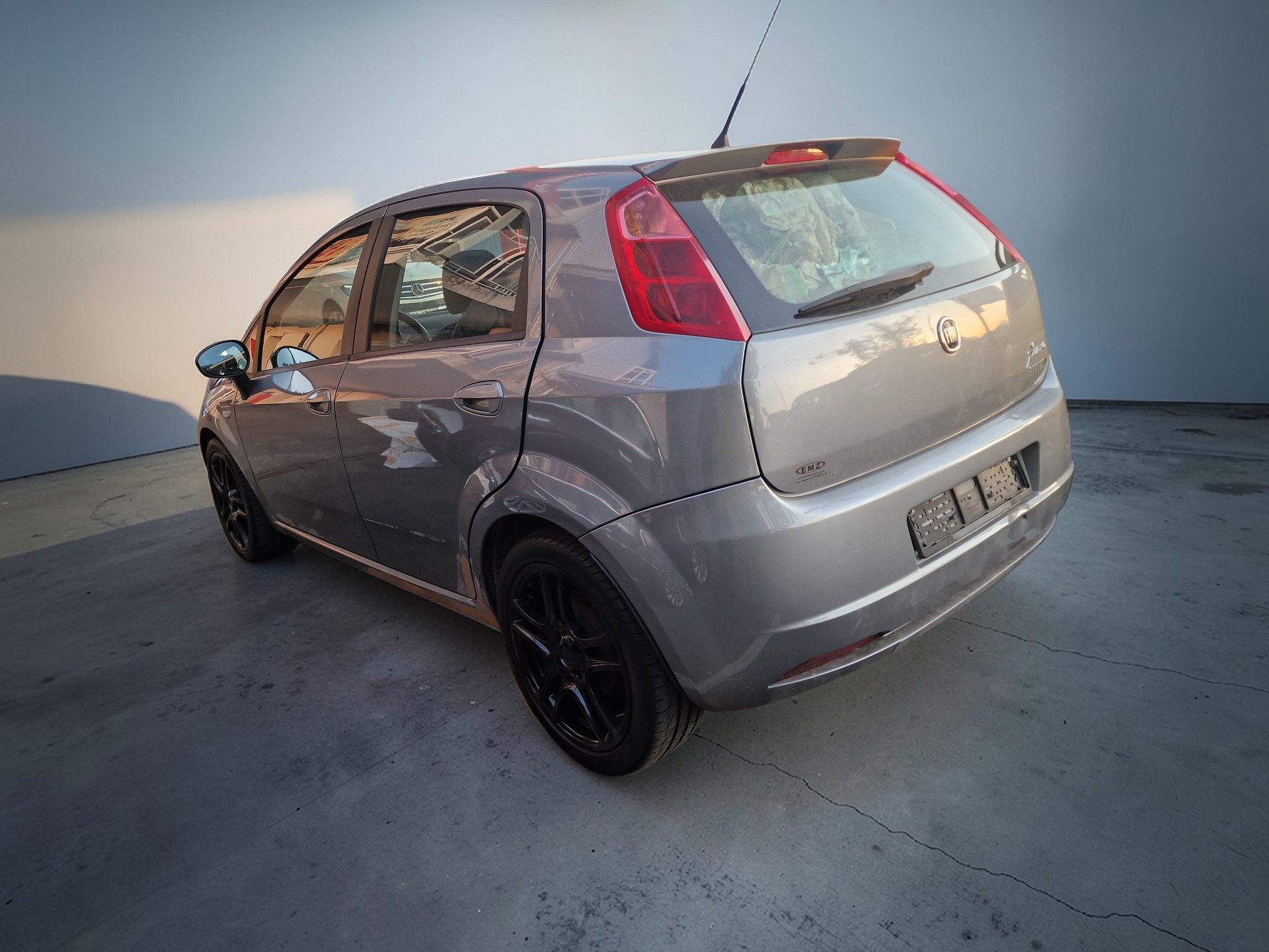 FIAT Punto 1.4 Genius 12Mt Gara 8x Bereift MFK Neu-image-3