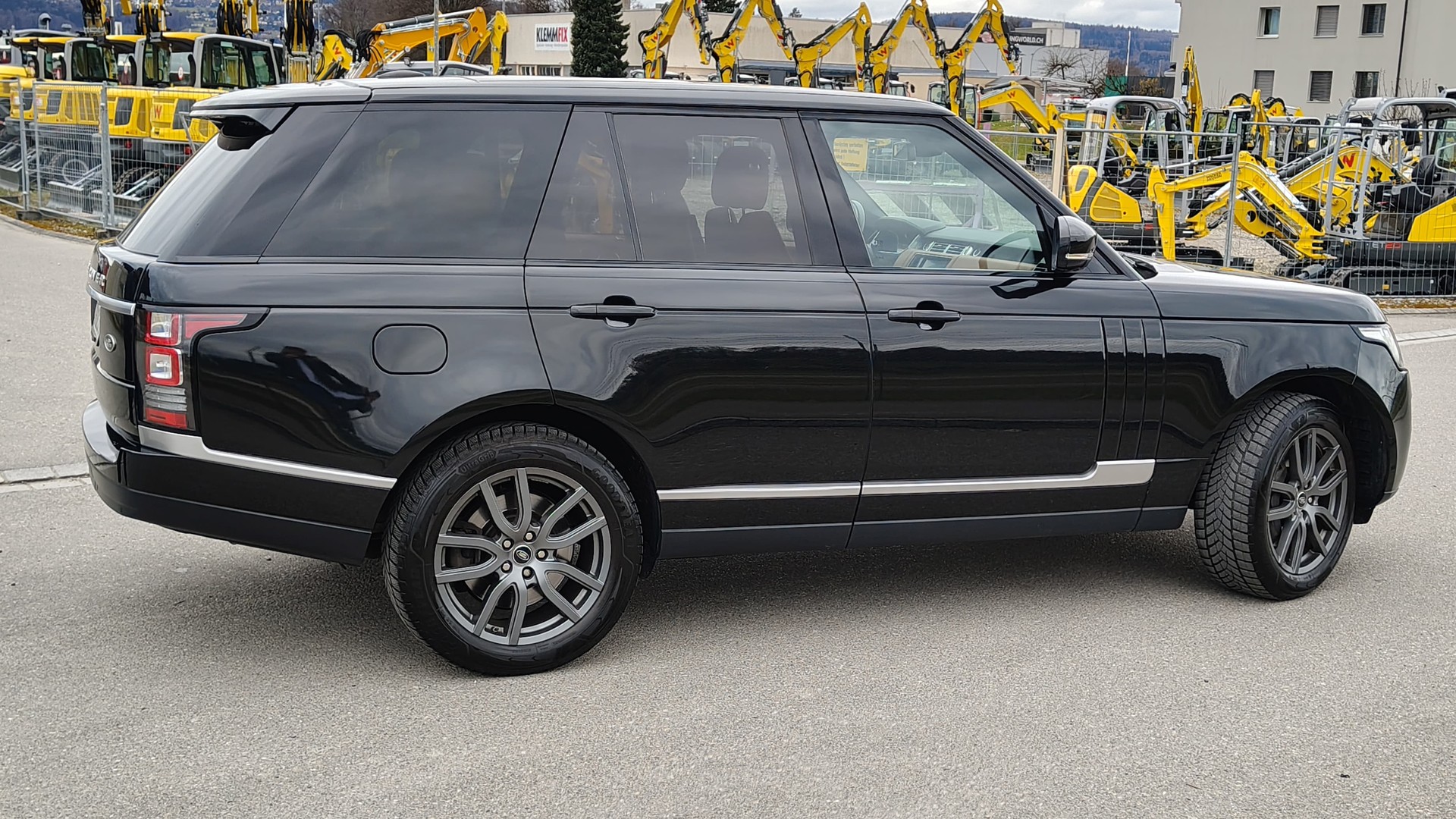 LAND ROVER Range Rover 3.0 TDV6 Vogue Automatic-image-4