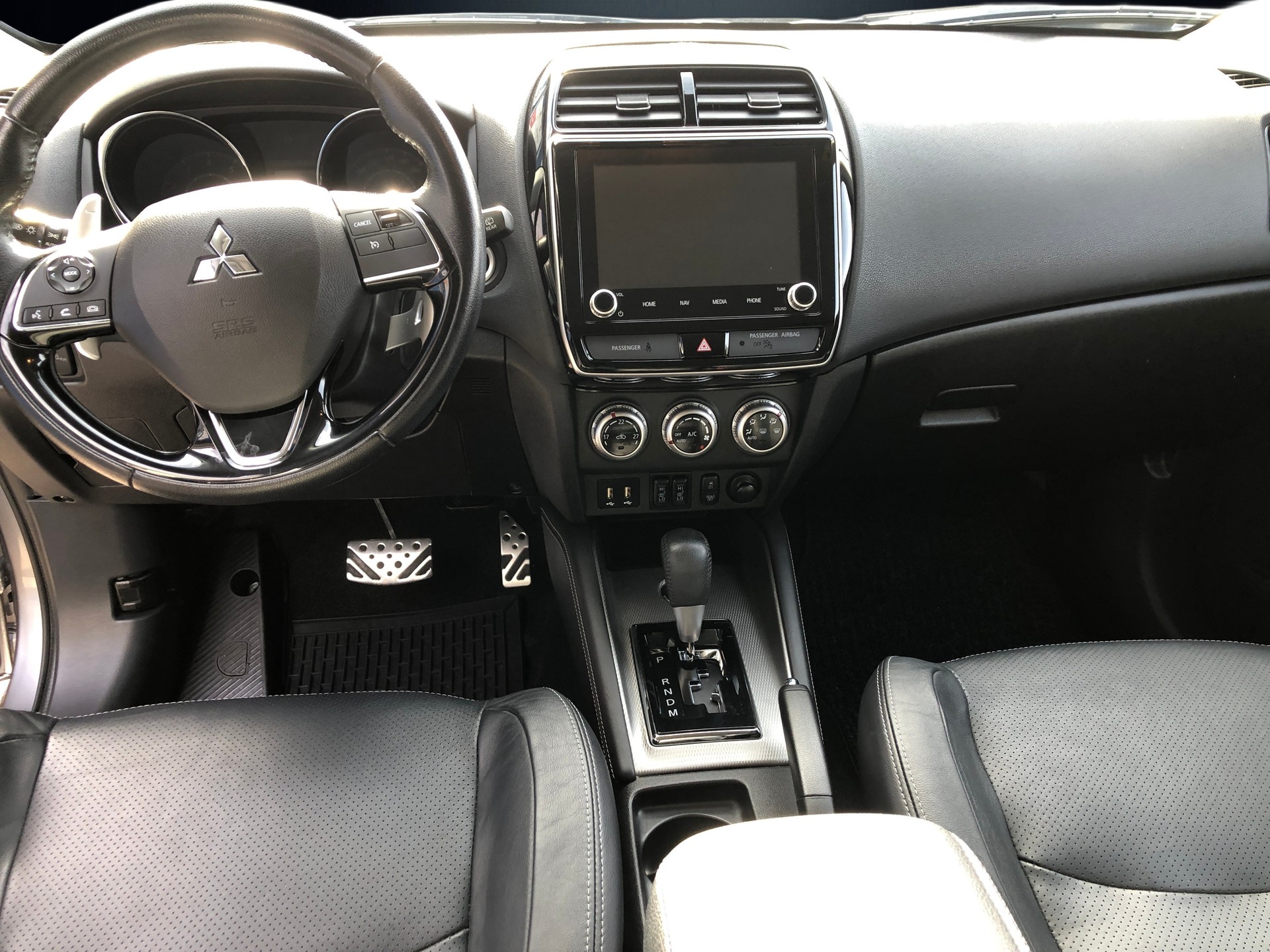 MITSUBISHI ASX 2.0 Diamond 4WD Automat-image-6