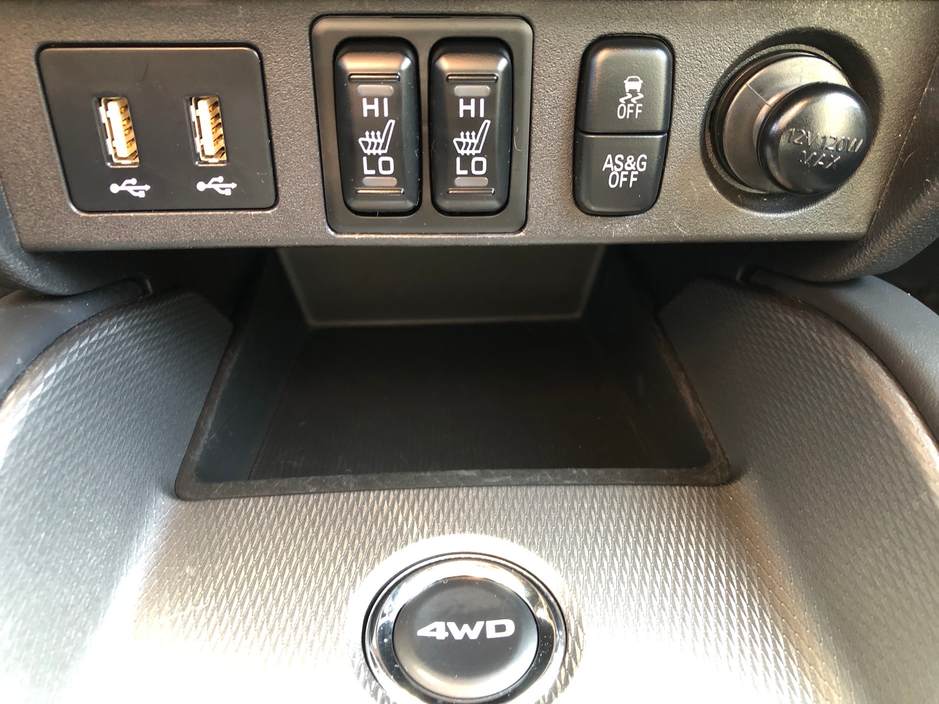 MITSUBISHI ASX 2.0 Diamond 4WD Automat-image-14