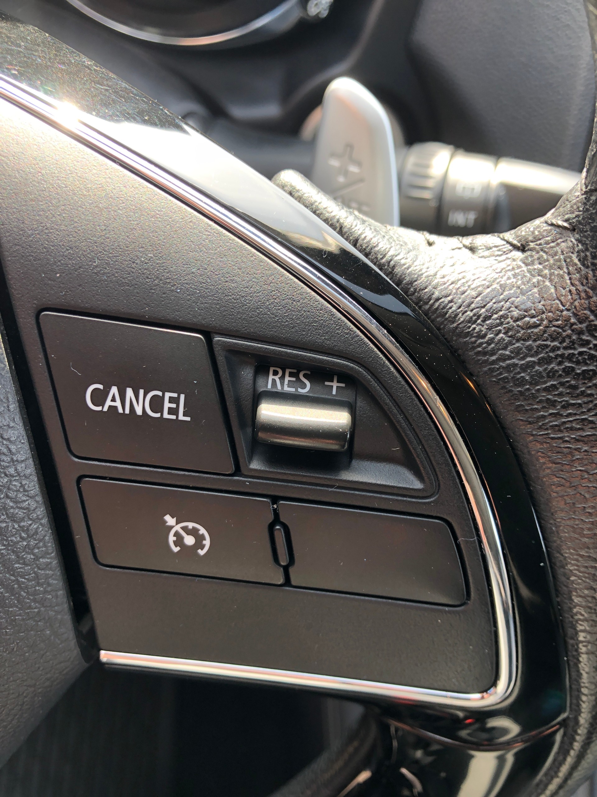 MITSUBISHI ASX 2.0 Diamond 4WD Automat-image-11