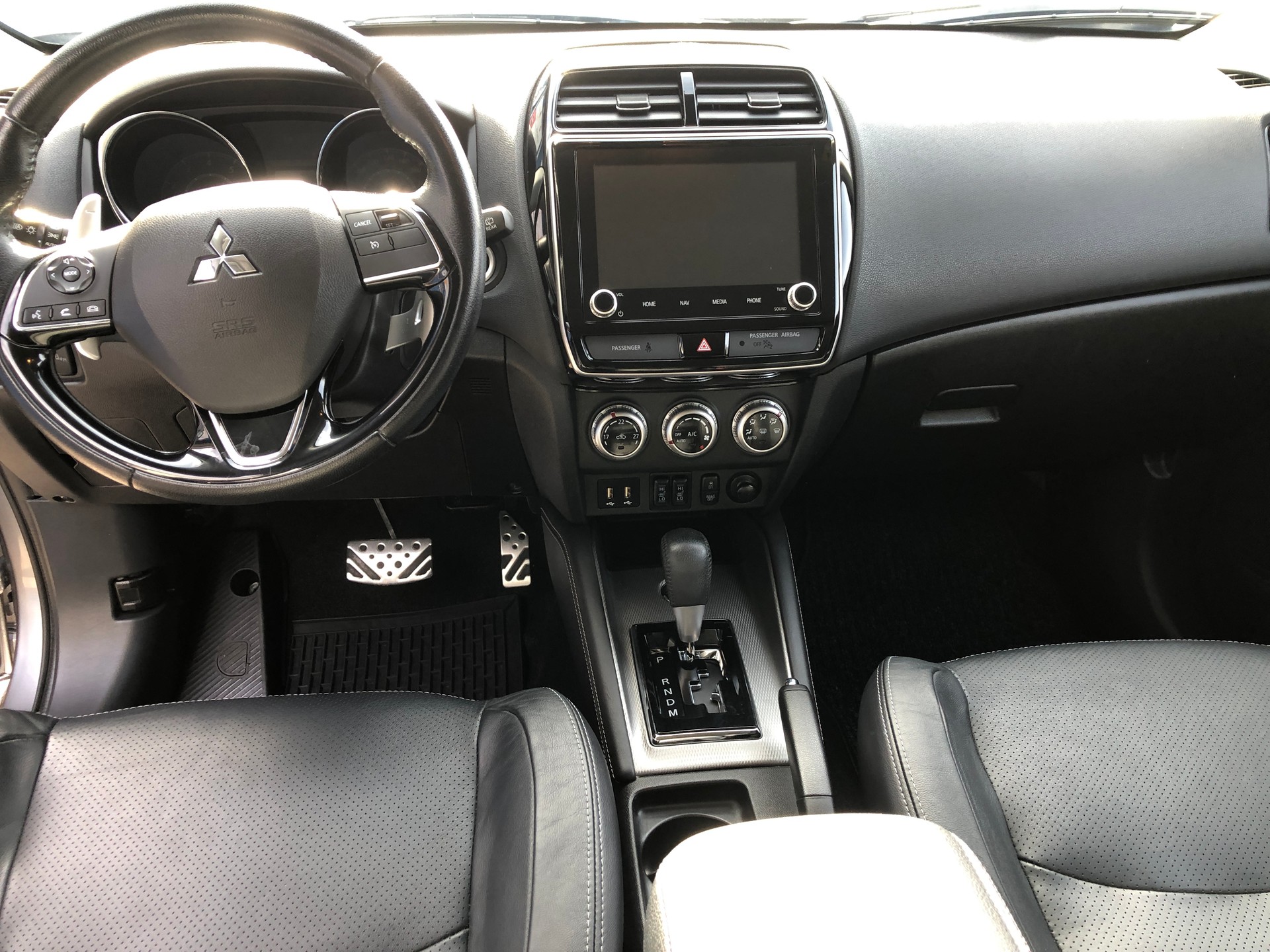 MITSUBISHI ASX 2.0 Diamond 4WD Automat-image-6